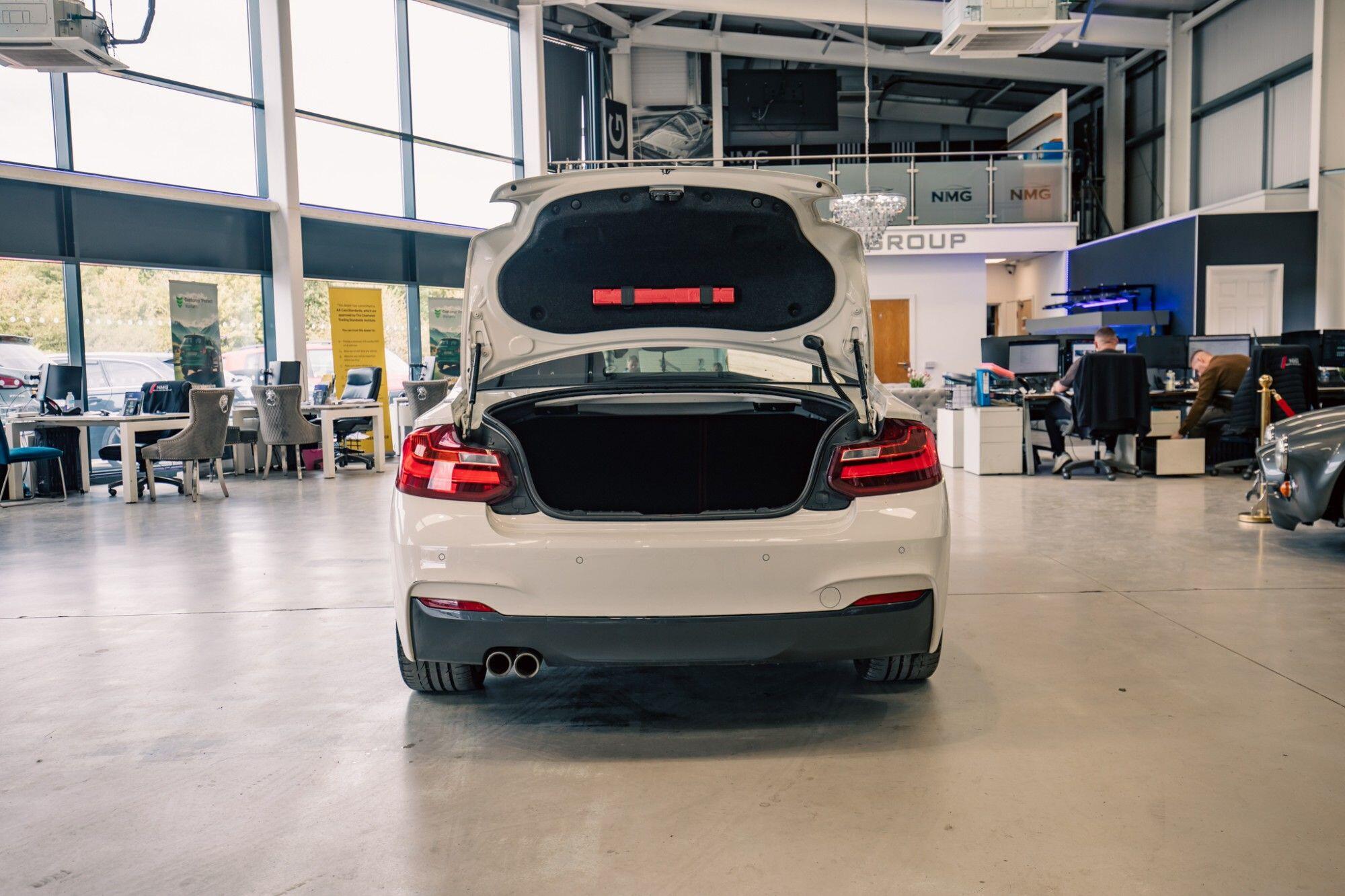 BMW 2 Series view 28