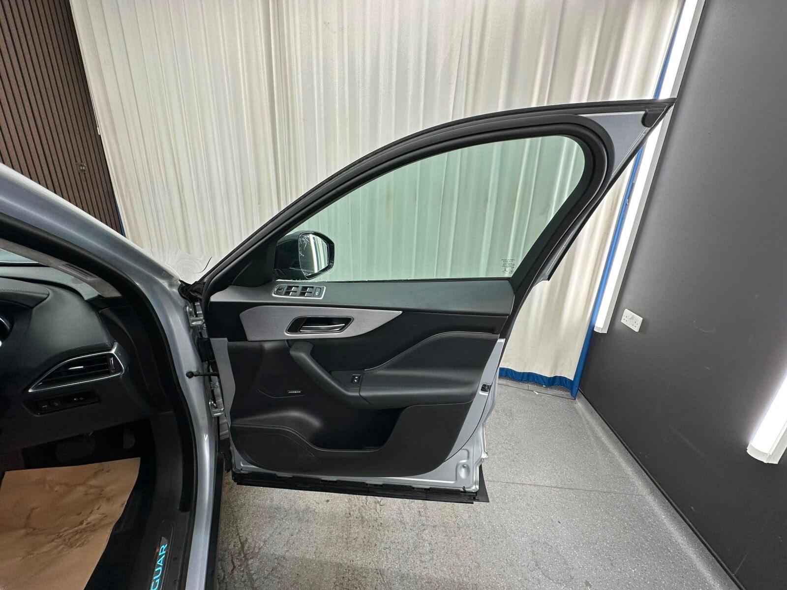 Jaguar F-Pace view 13