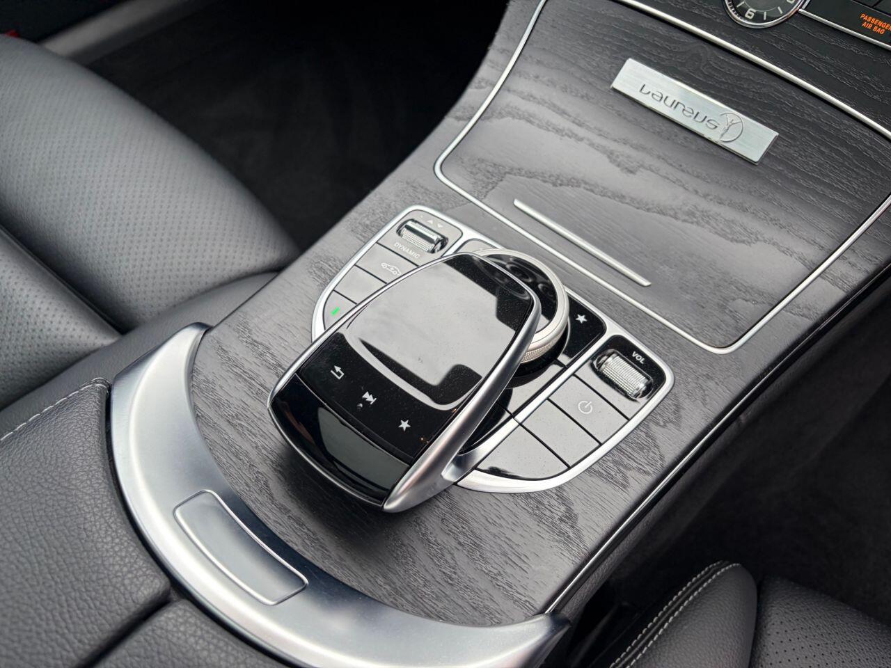 Mercedes-Benz C-Class view 30