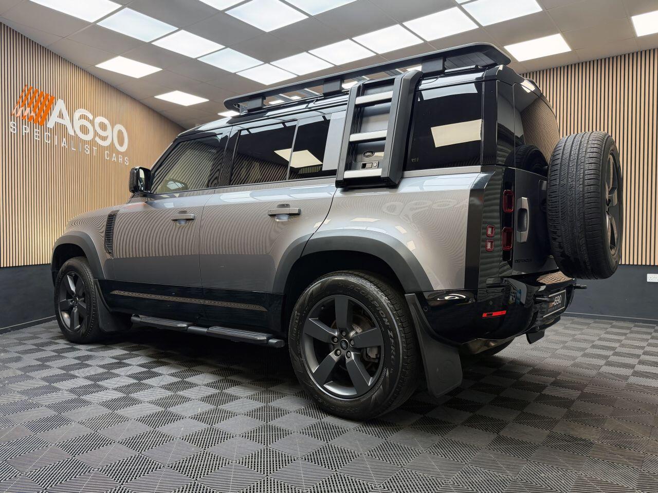 Land Rover Defender 110 view 5