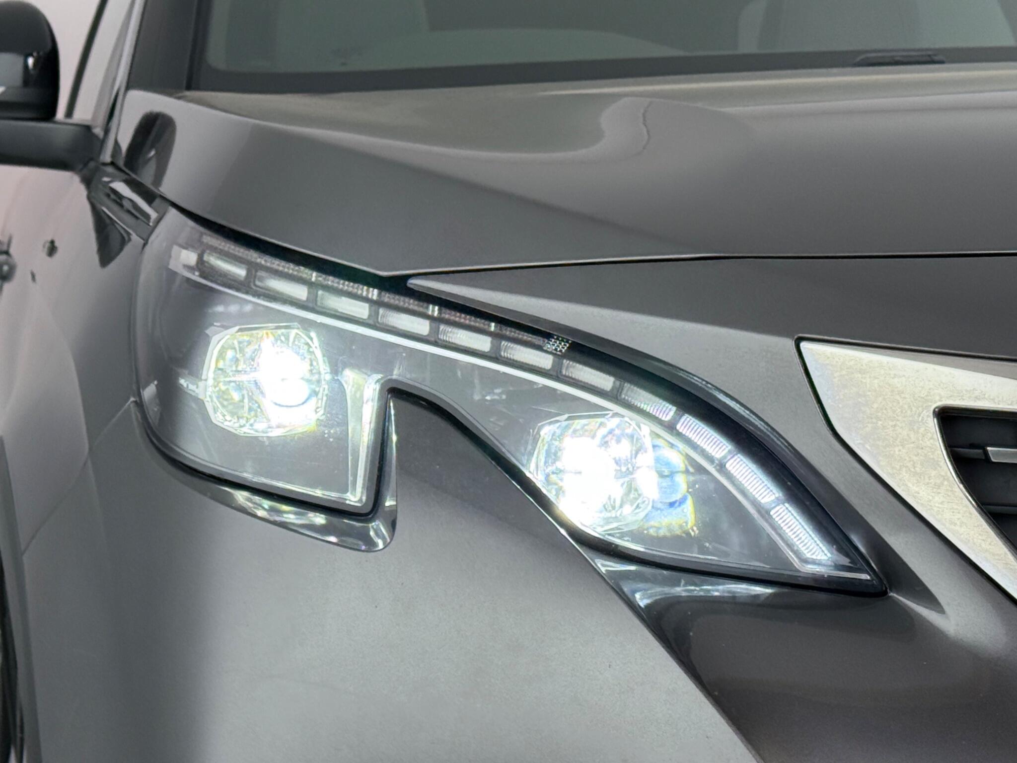 Peugeot 5008 view 13
