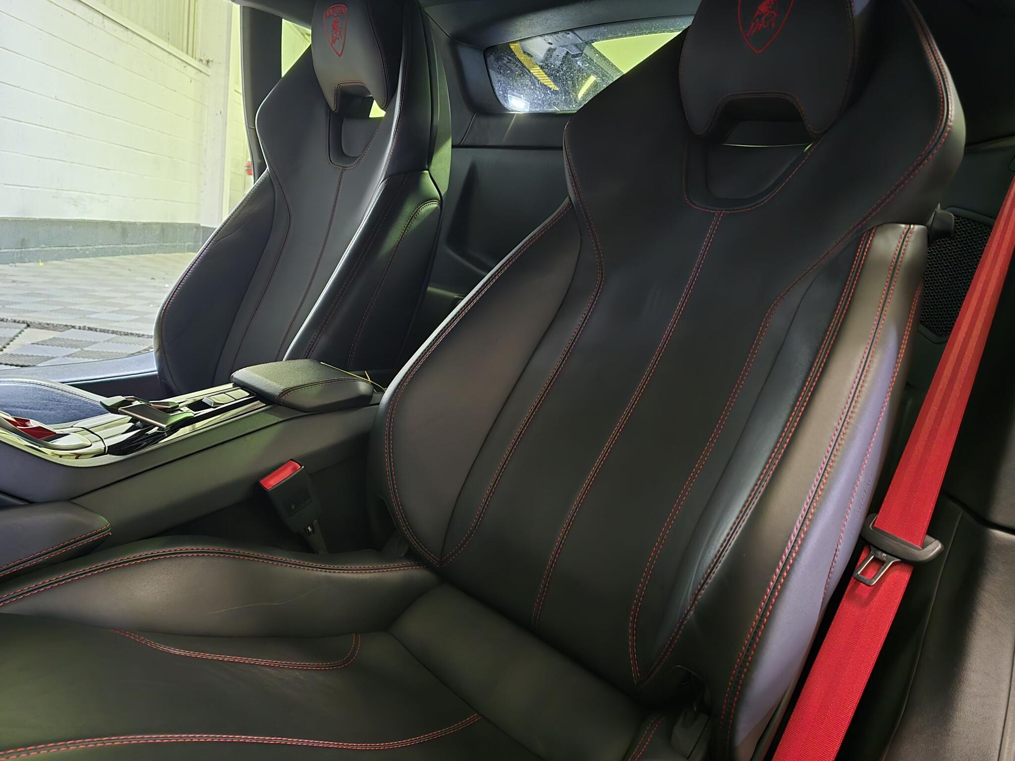 Lamborghini Huracan view 27