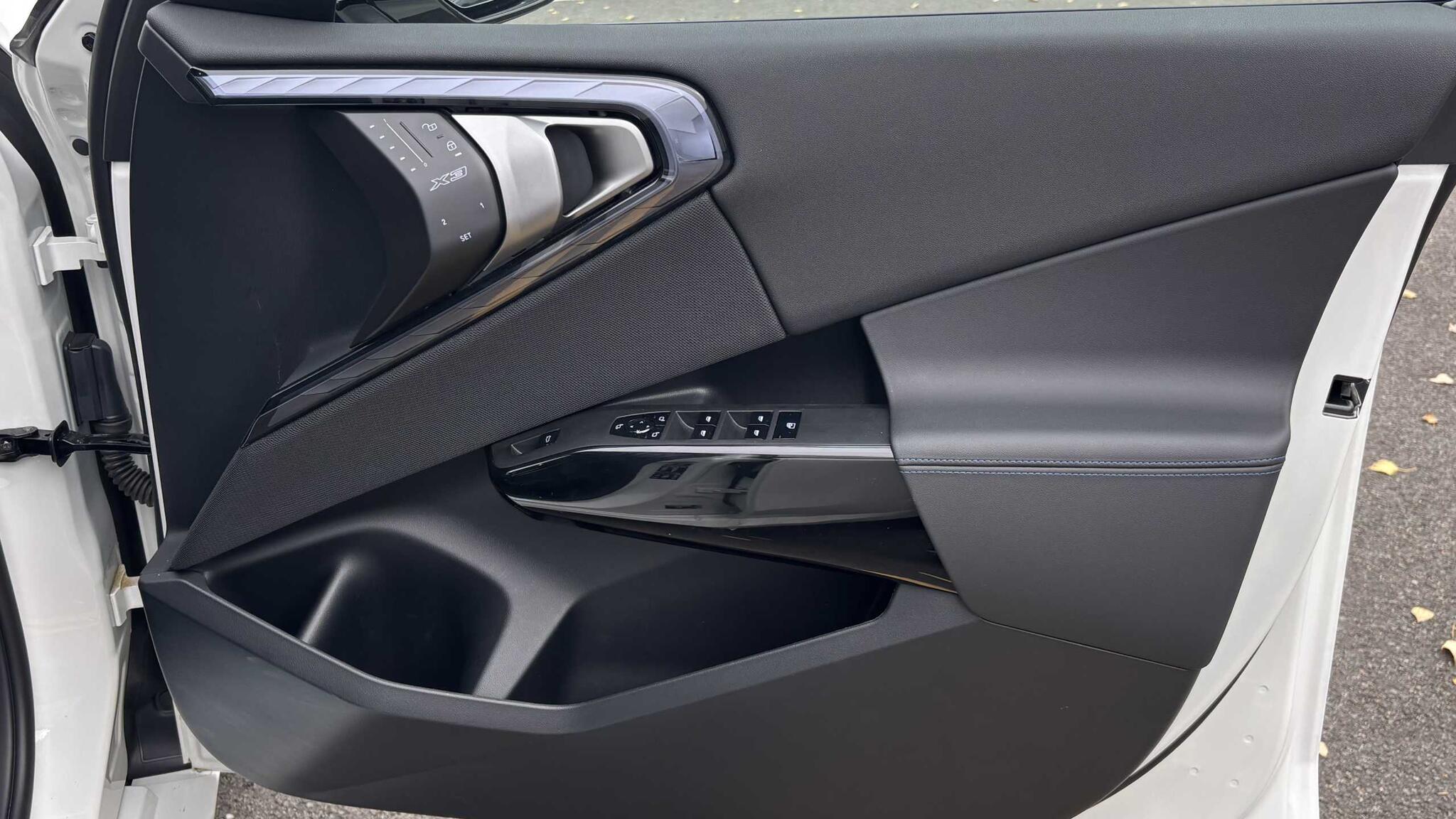 BMW X3 view 25