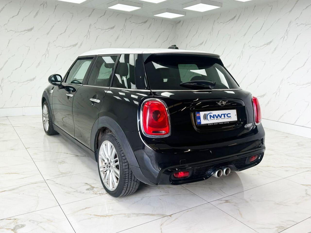 Mini Hatch view 10