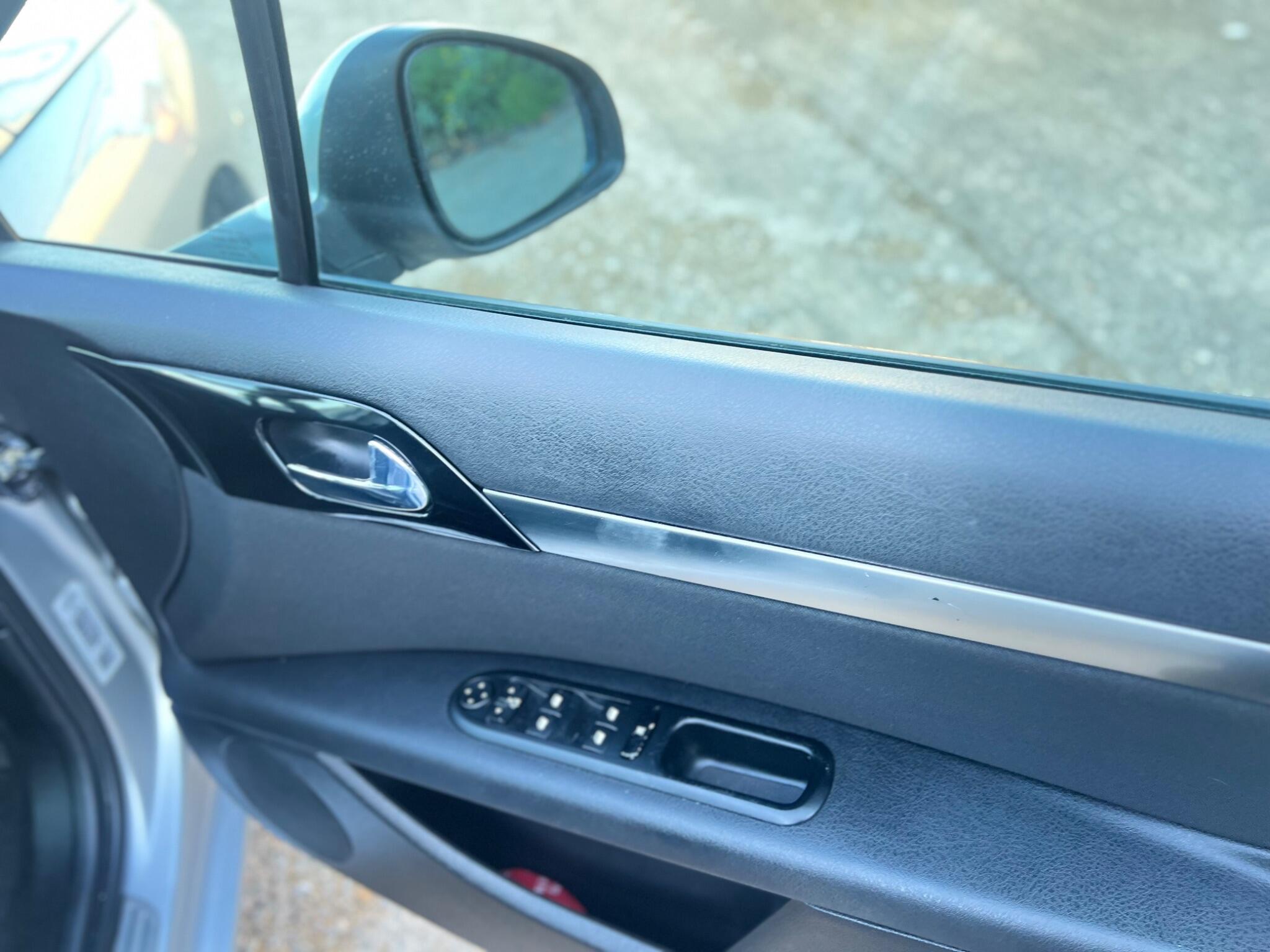 Peugeot 407 view 7