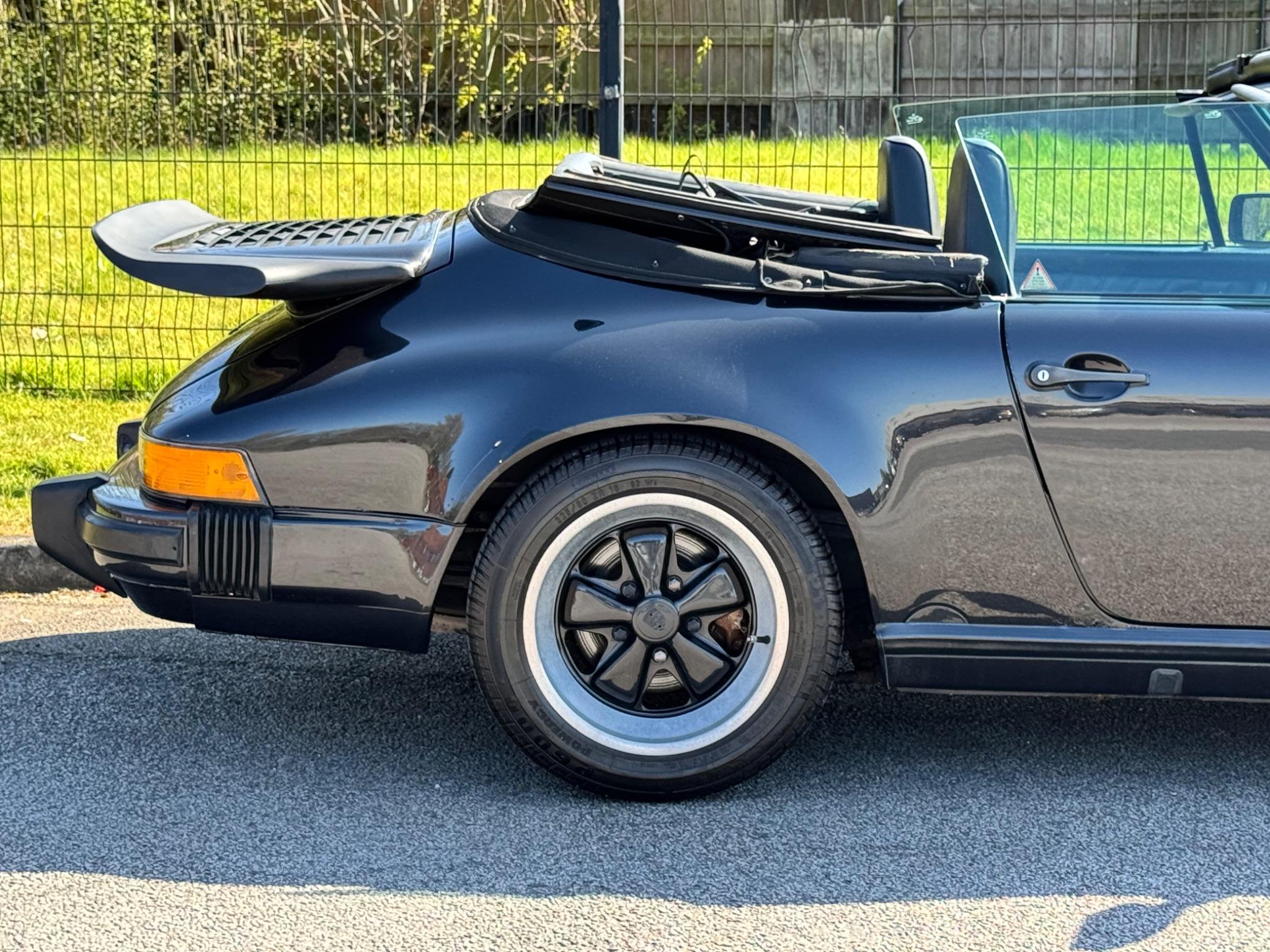 Porsche 911 view 27