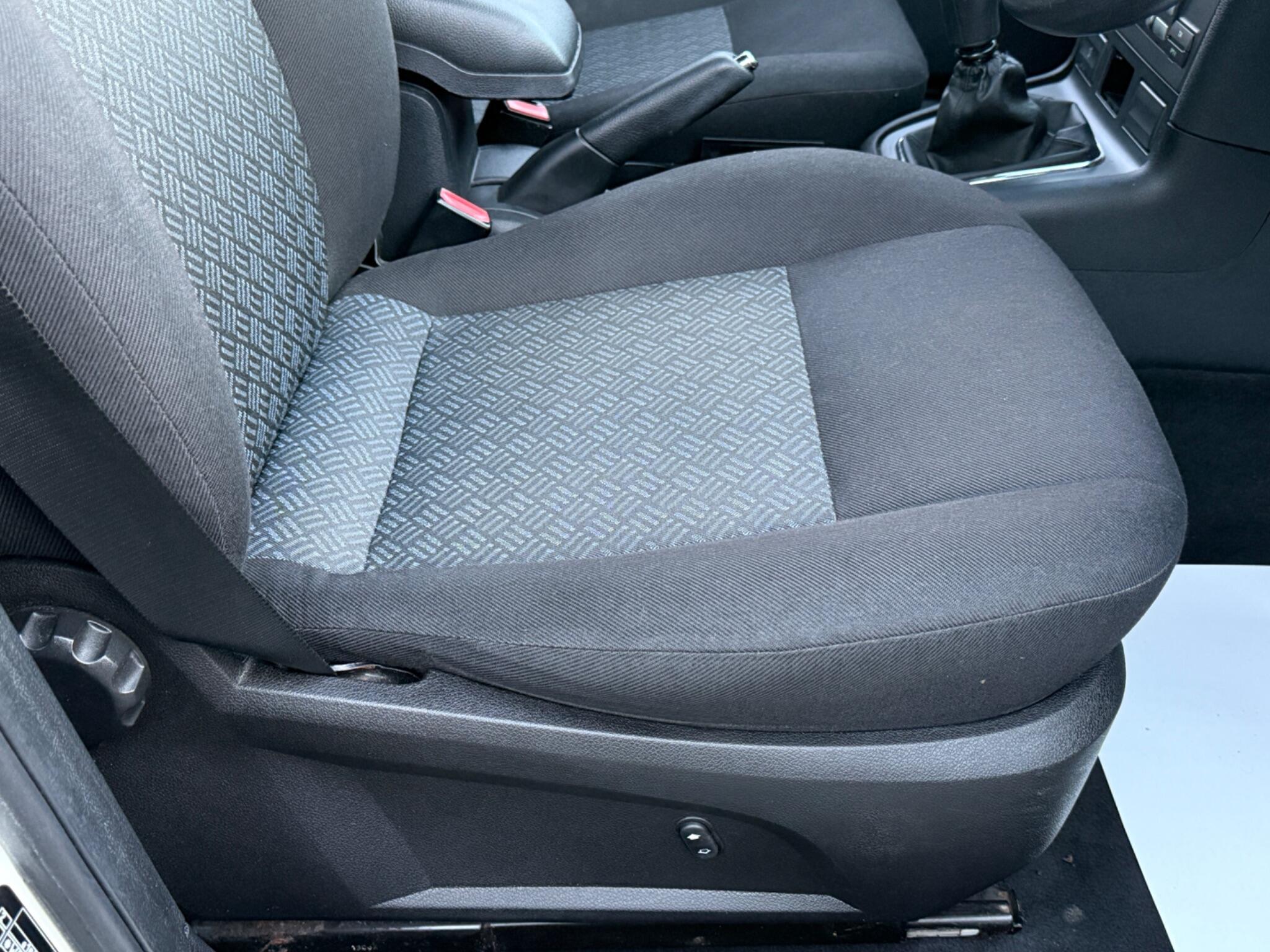 Ford Mondeo - Image 15