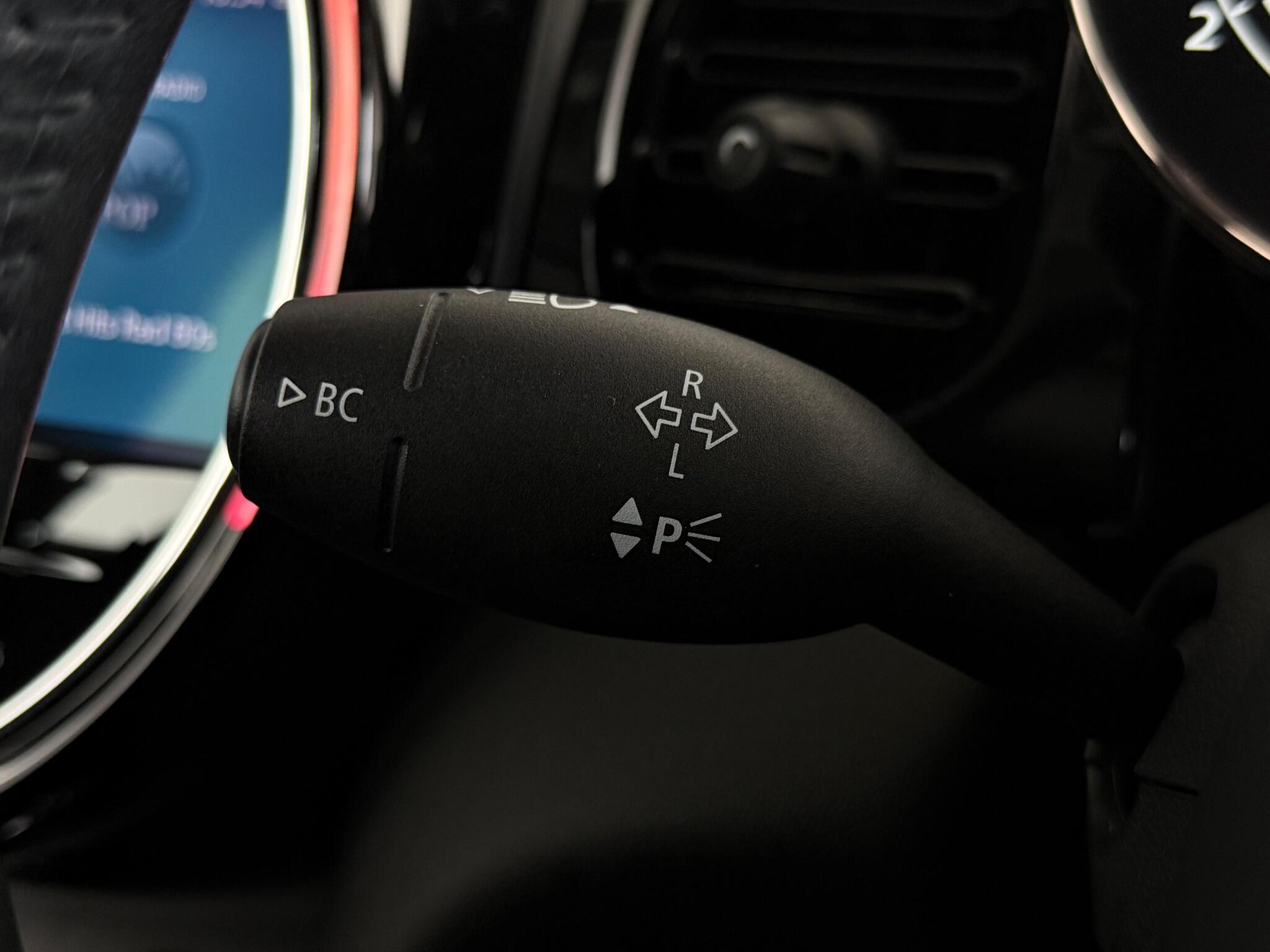 Mini Hatch view 27