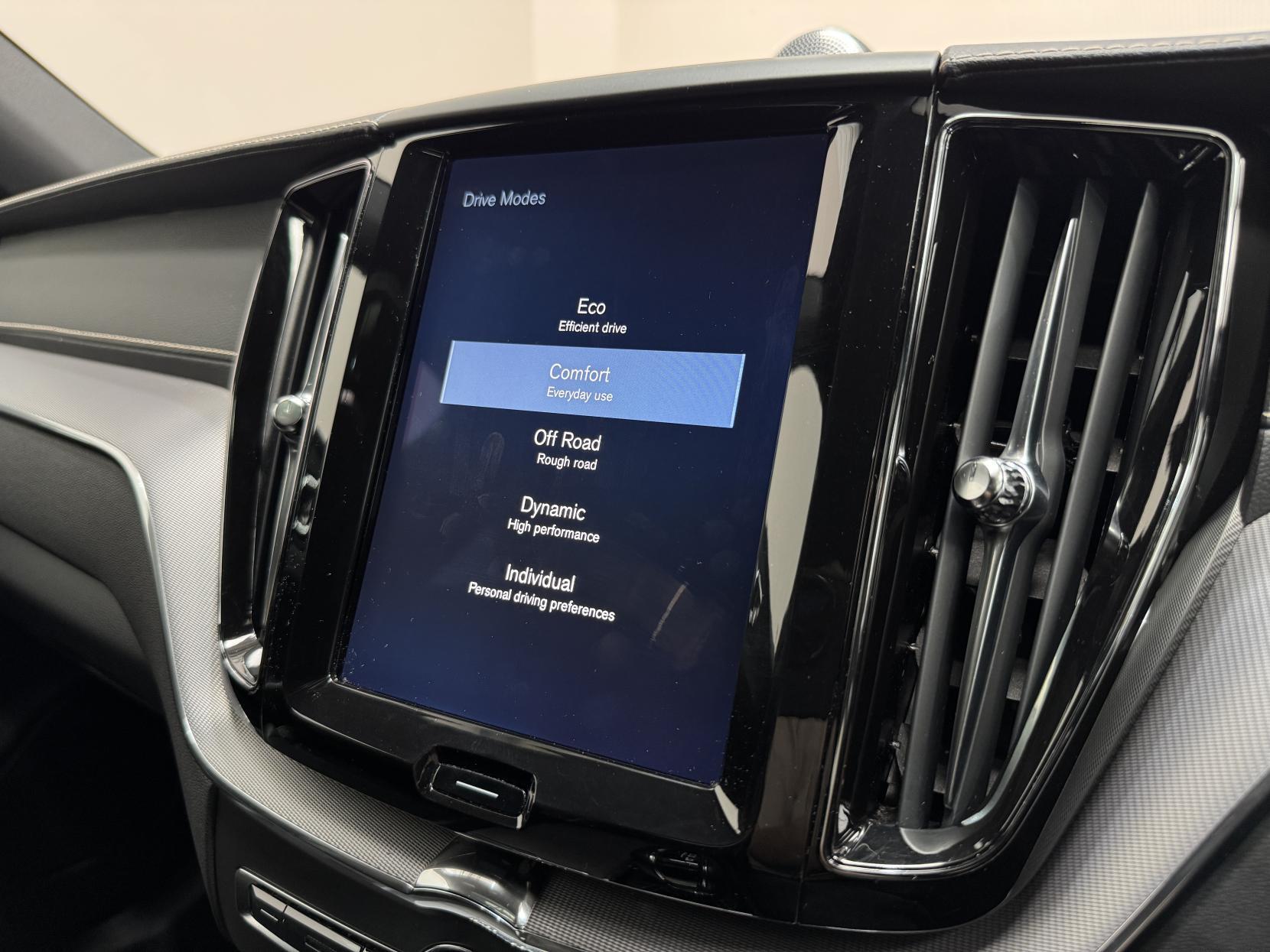 Volvo XC60 view 38