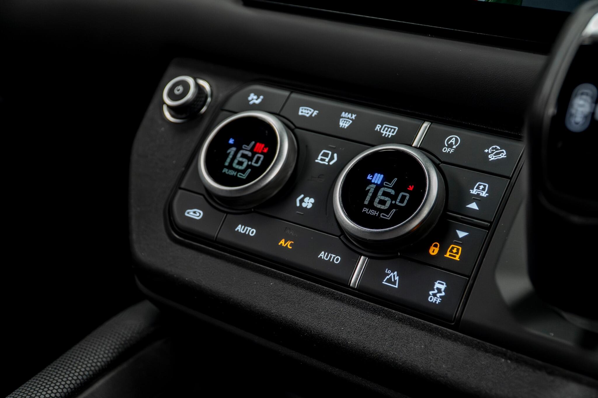 Land Rover Defender view 43