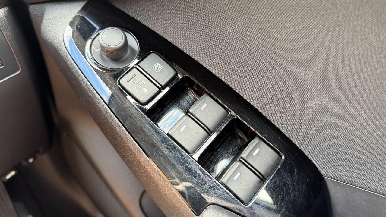 Mazda Mazda3 view 30