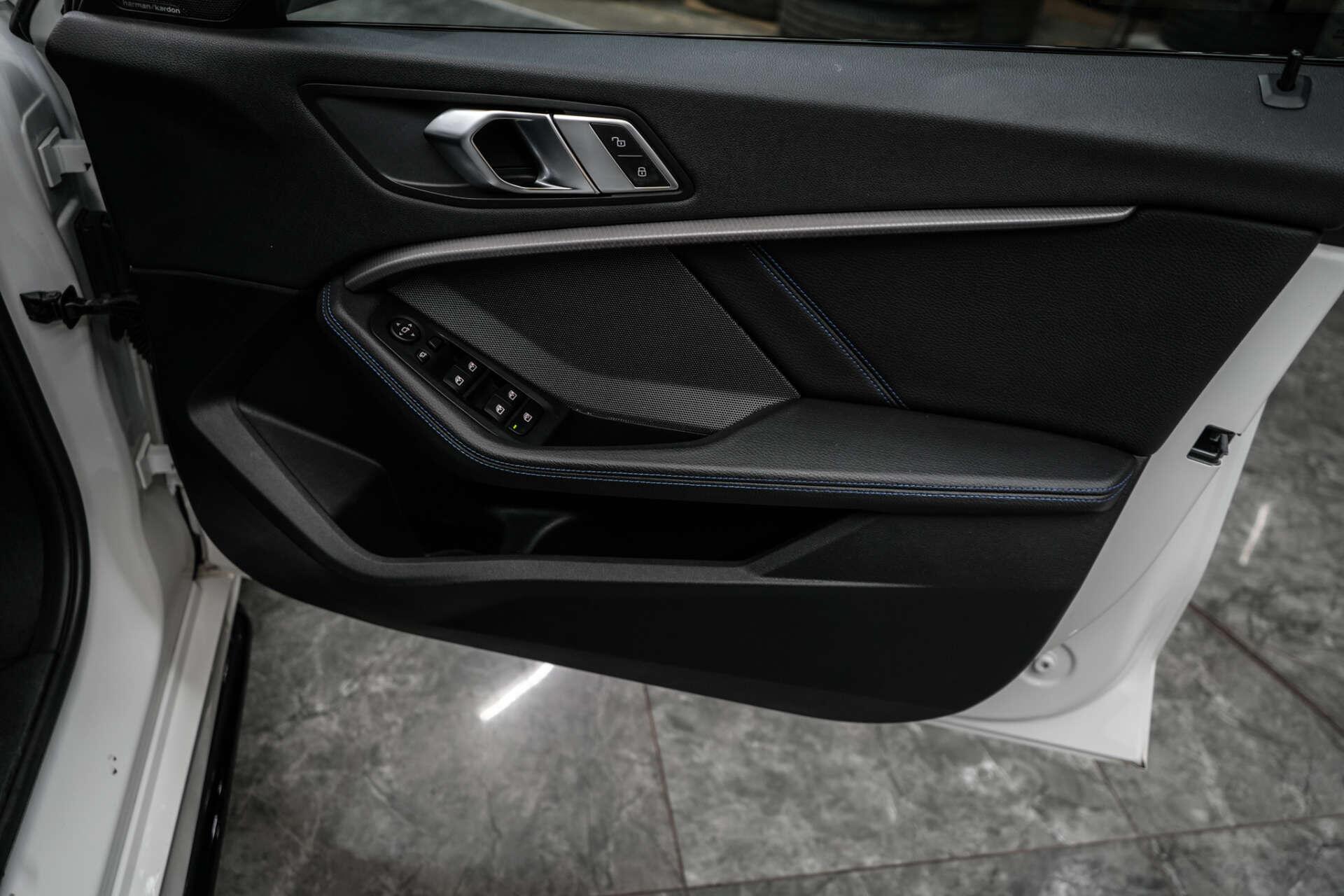 BMW 1 Series view 20