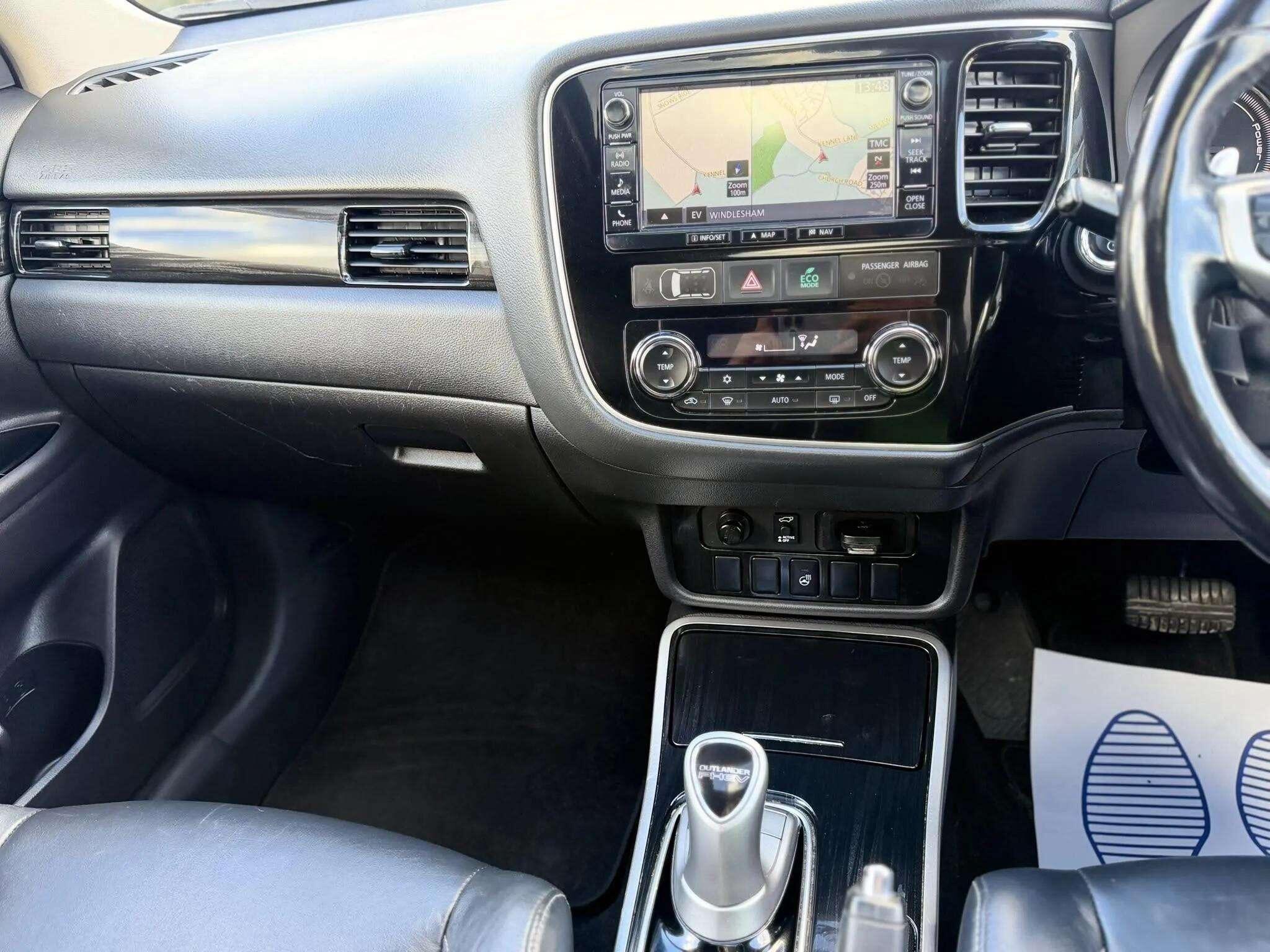 Mitsubishi Outlander view 50