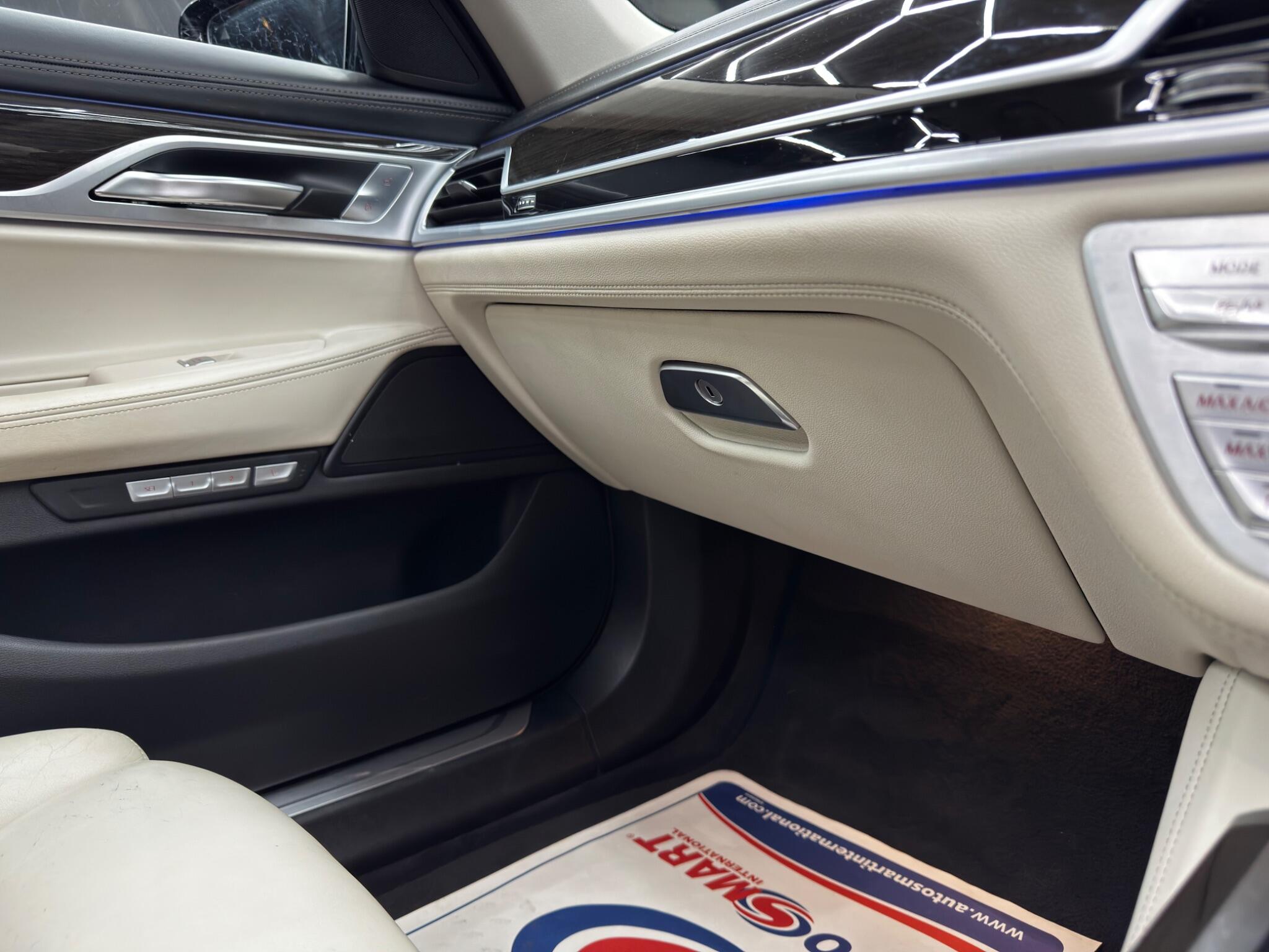 BMW 7 Series view 46