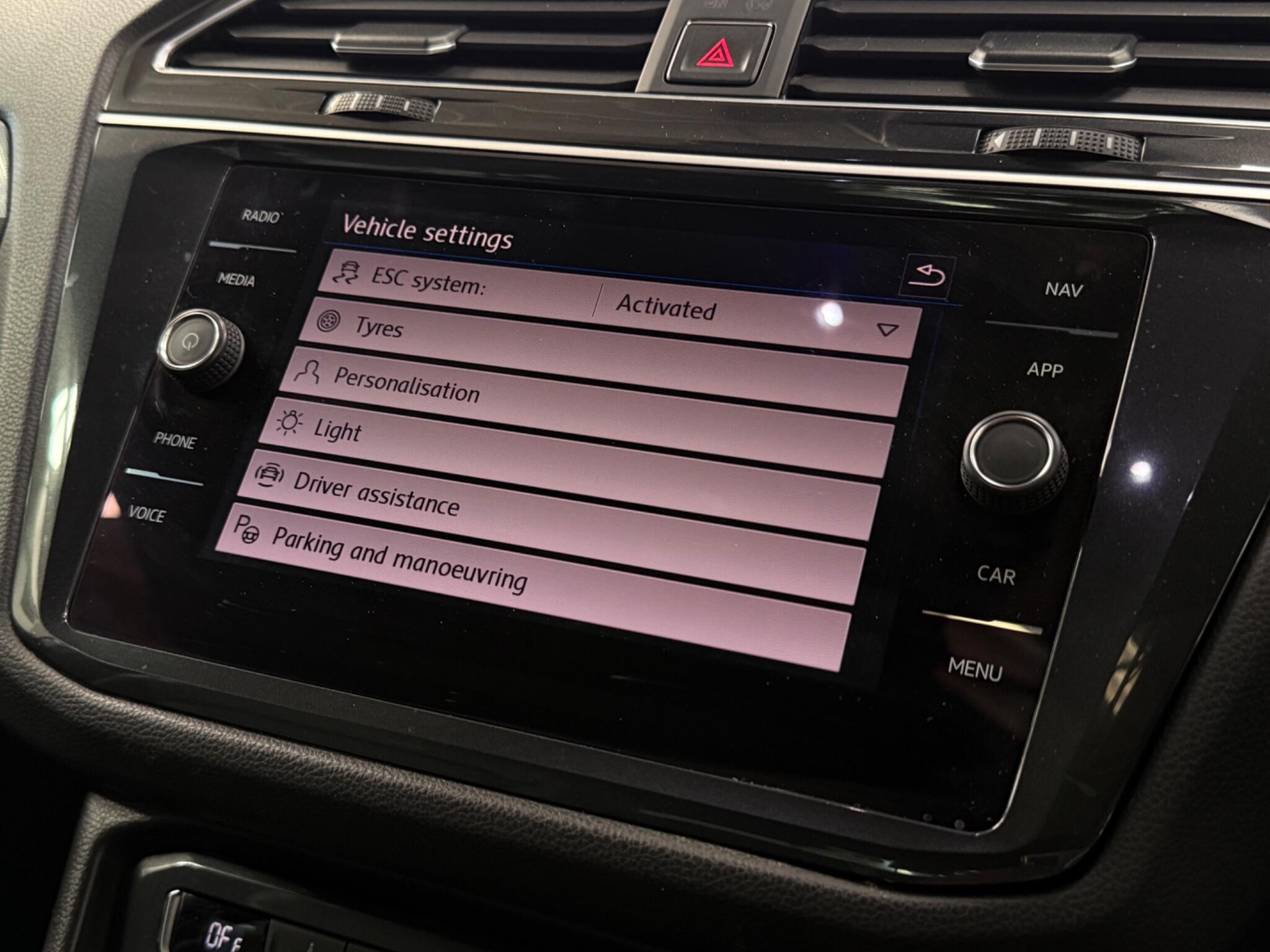 Volkswagen Tiguan view 28