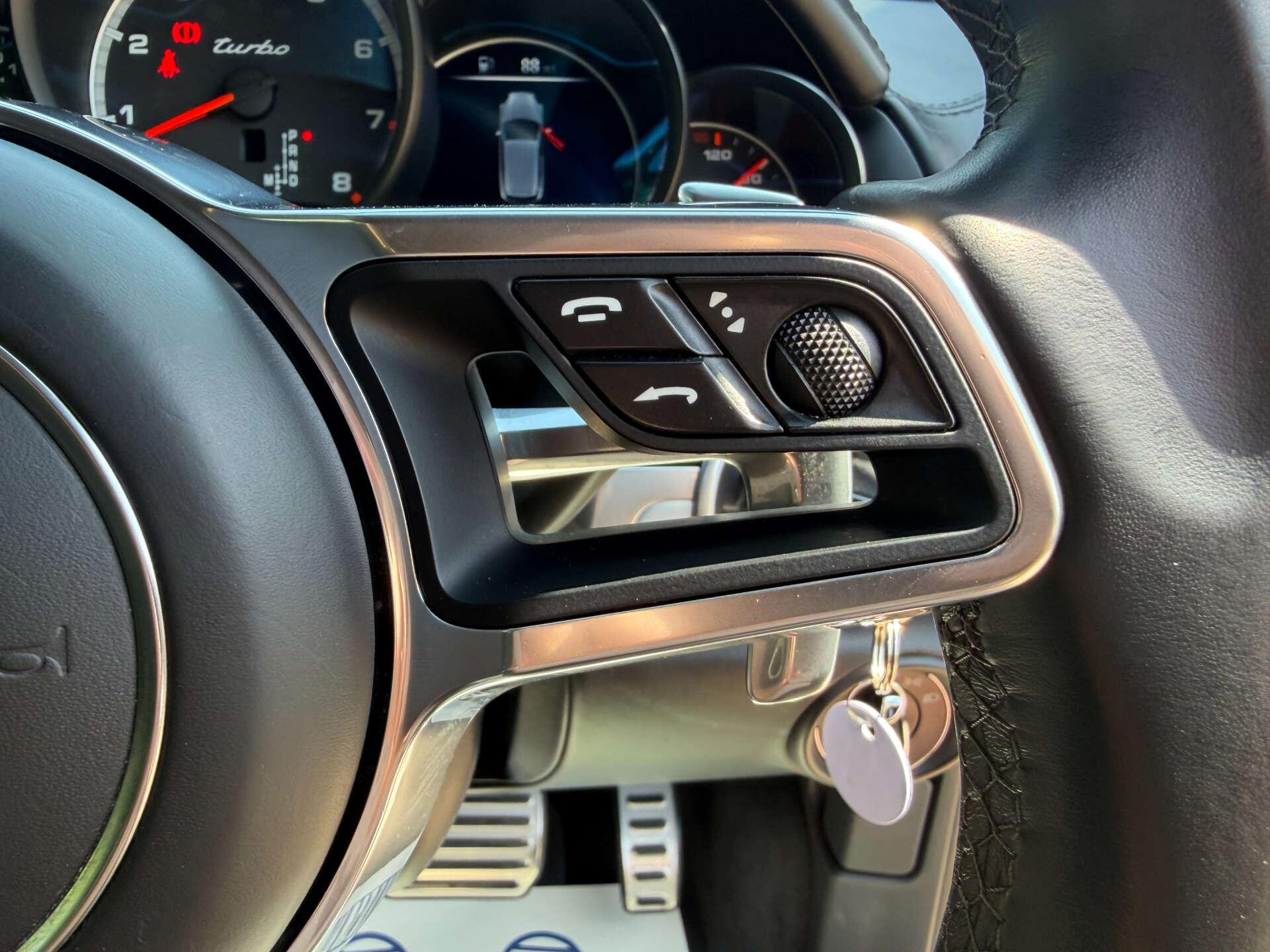 Porsche Cayenne view 49