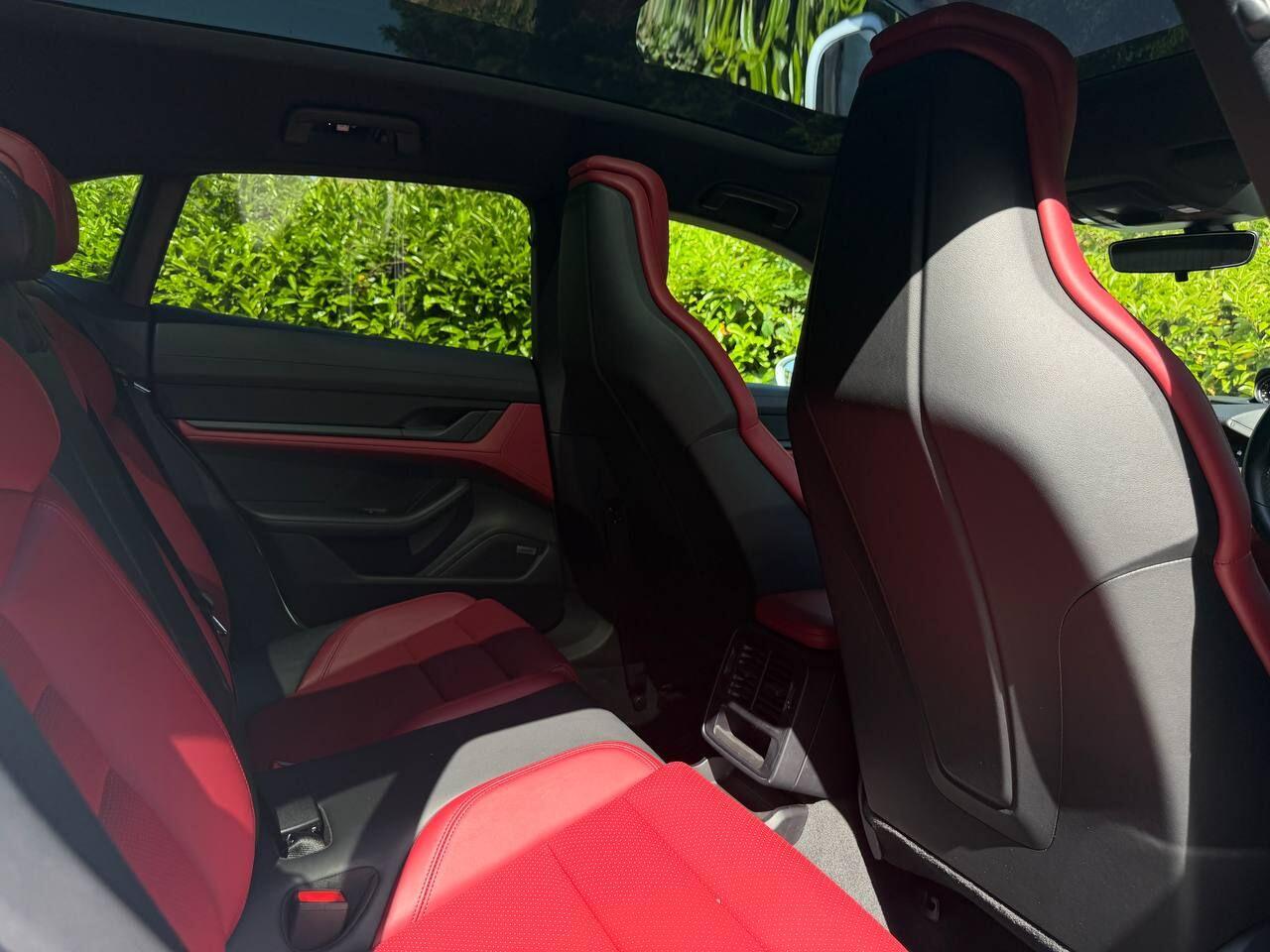 Porsche Taycan view 16