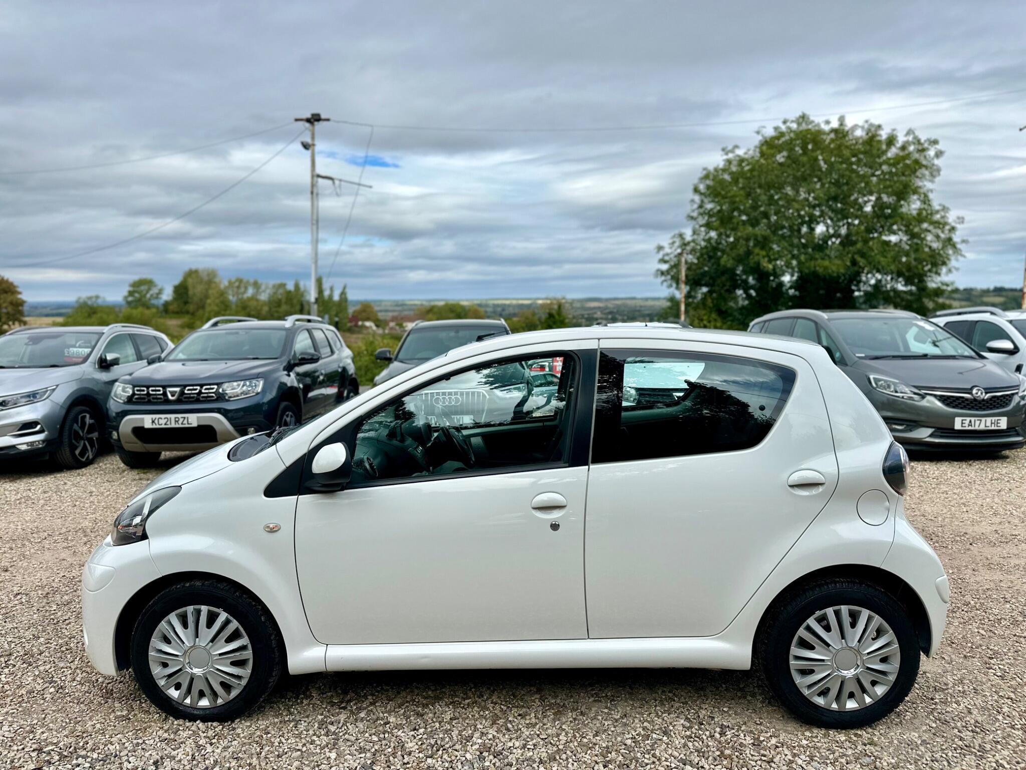 Toyota Aygo view 9