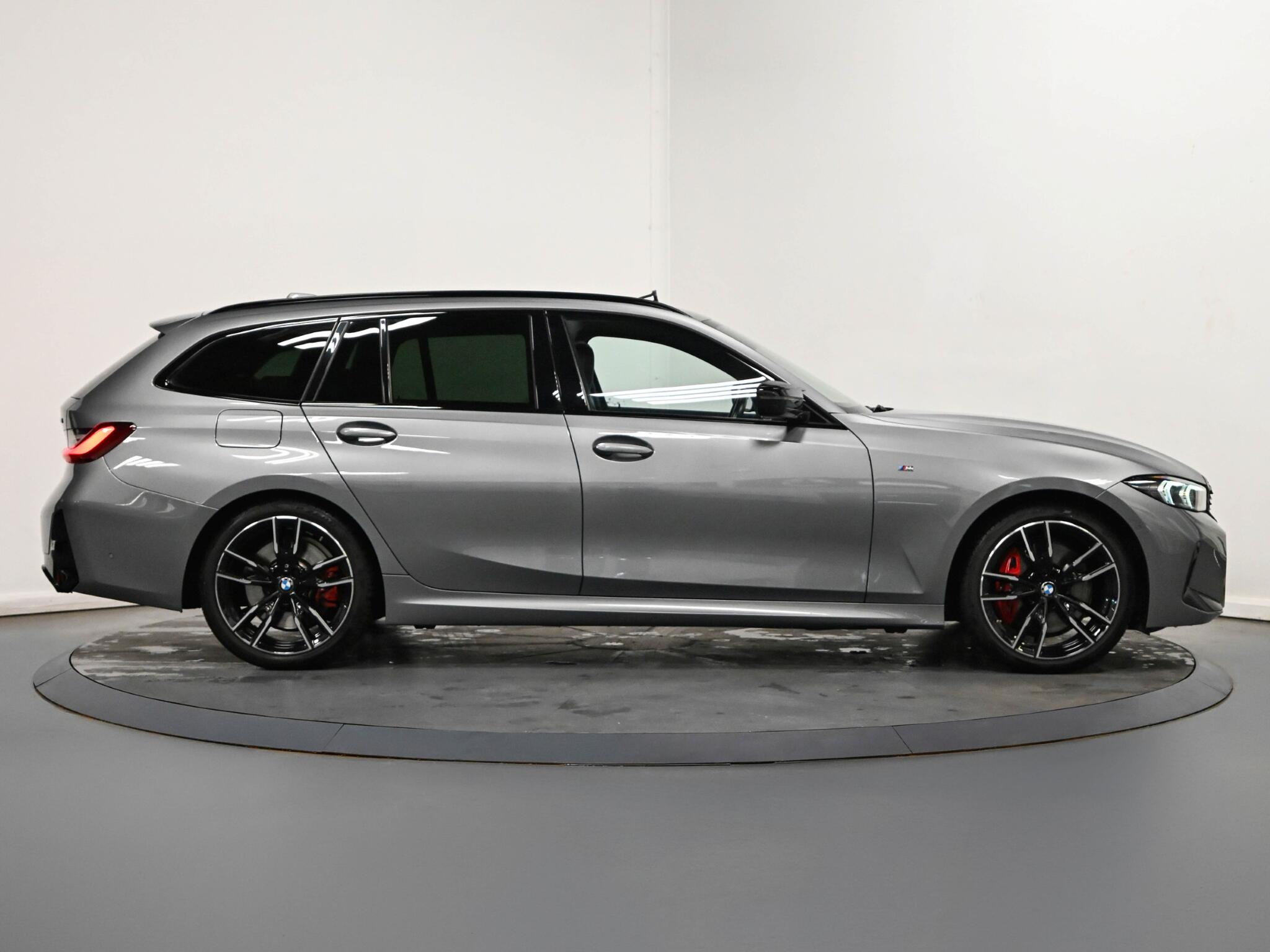 BMW 3 Series view 28