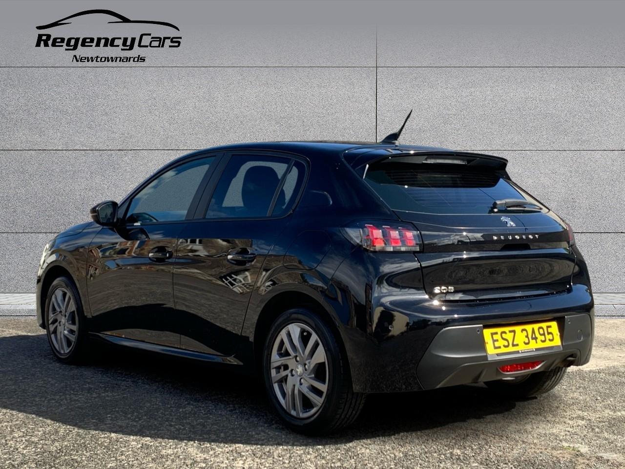 Peugeot 208 view 4