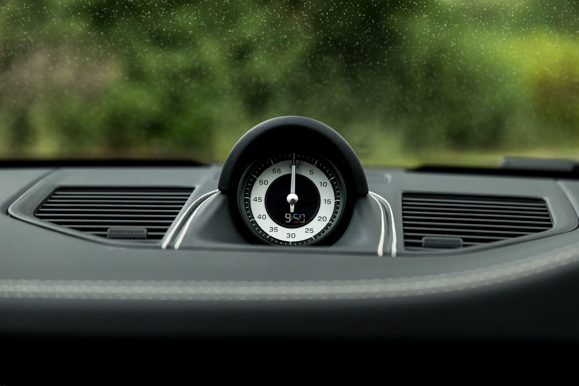 Porsche 911 view 50