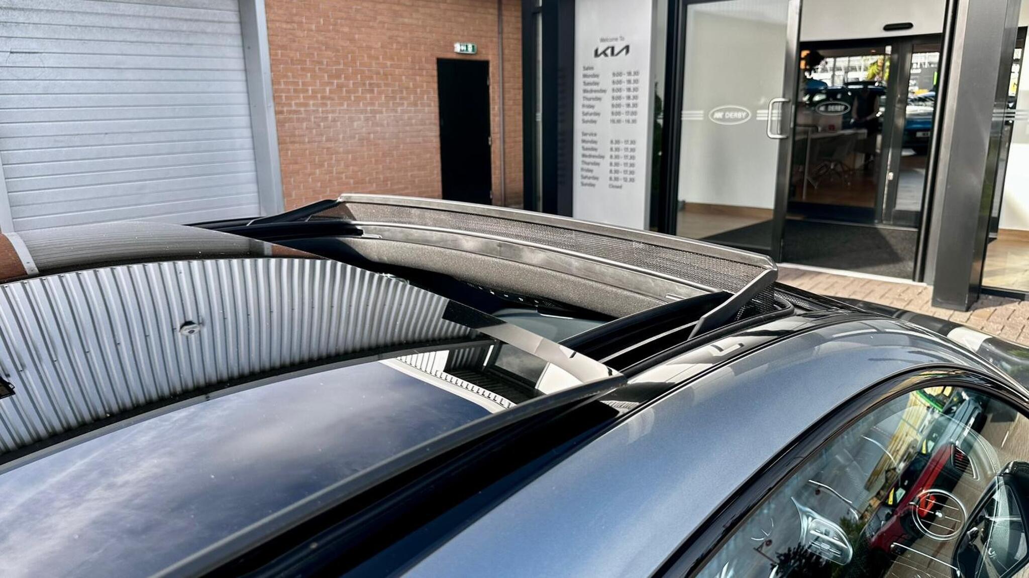 Mercedes-Benz C Class view 18