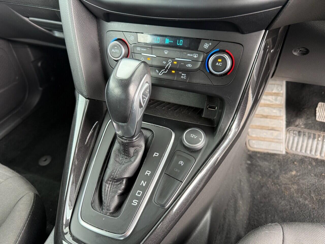 Ford Focus view 11