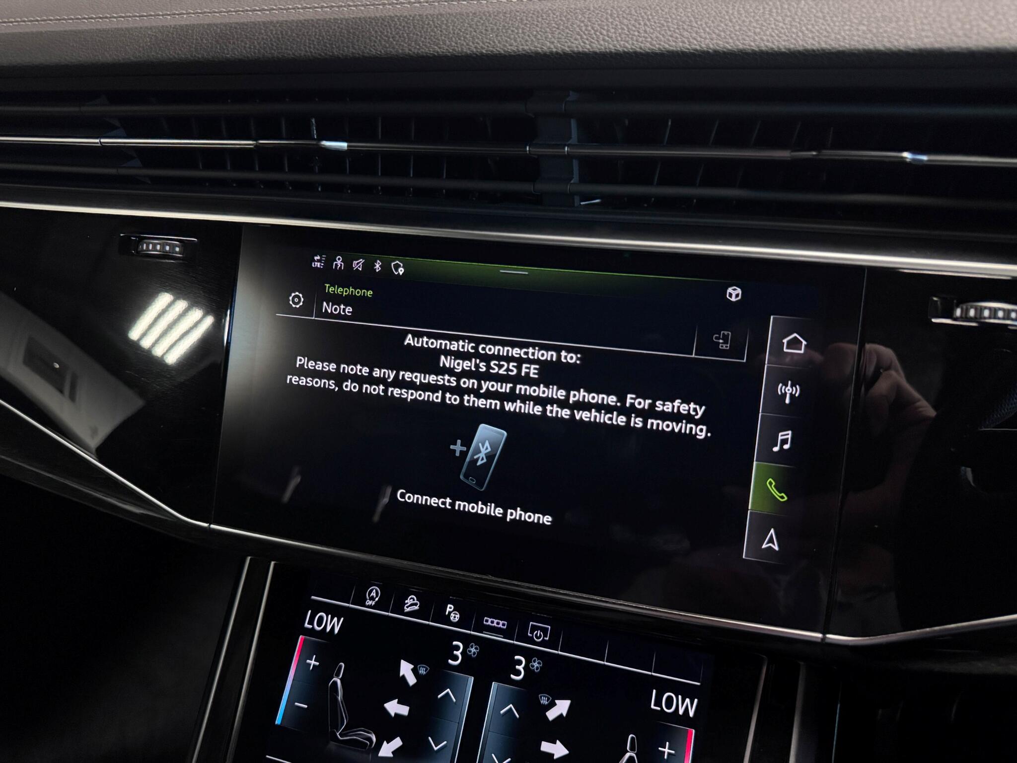 Audi Q8 view 50