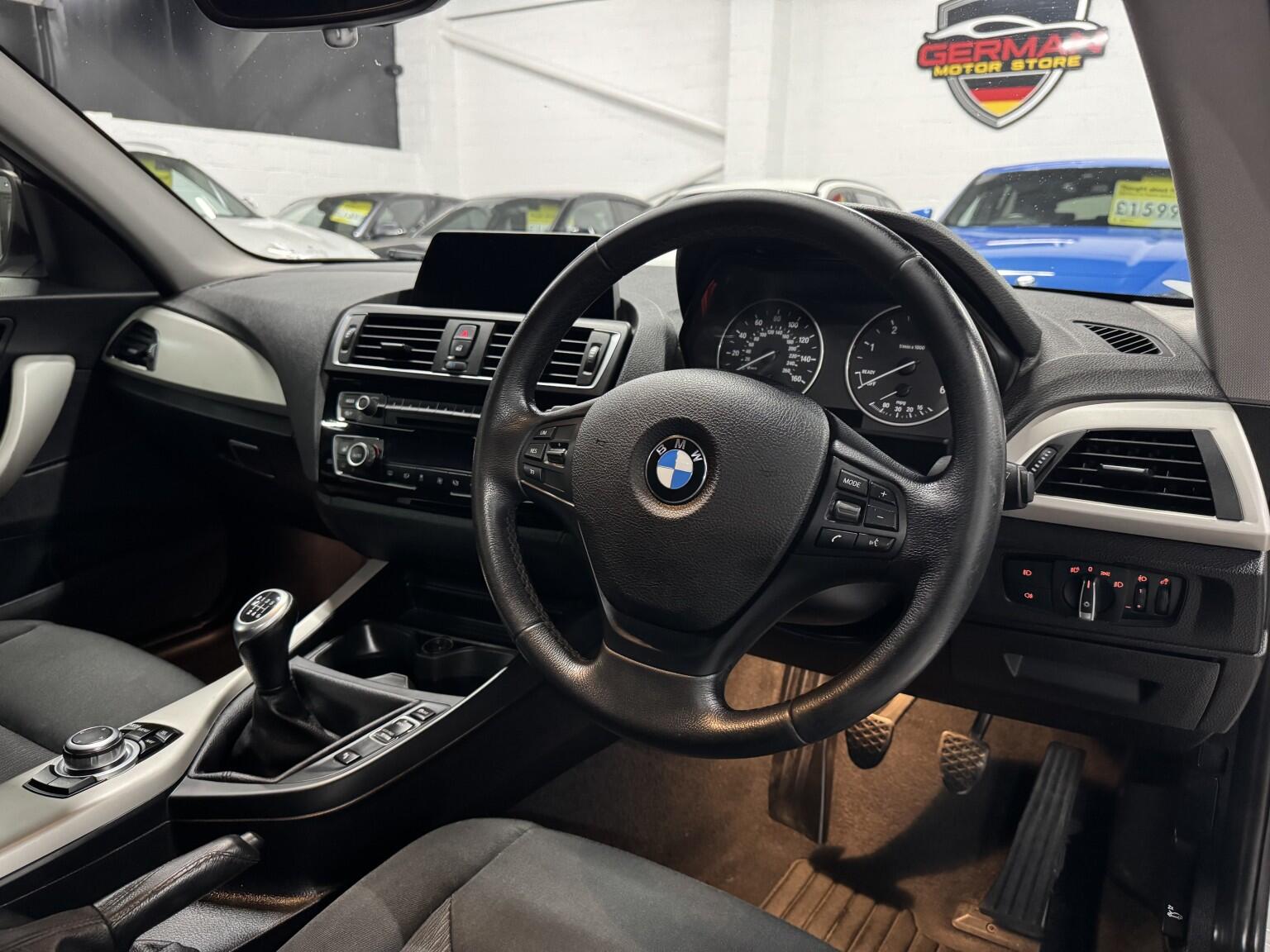 BMW 1 Series view 11