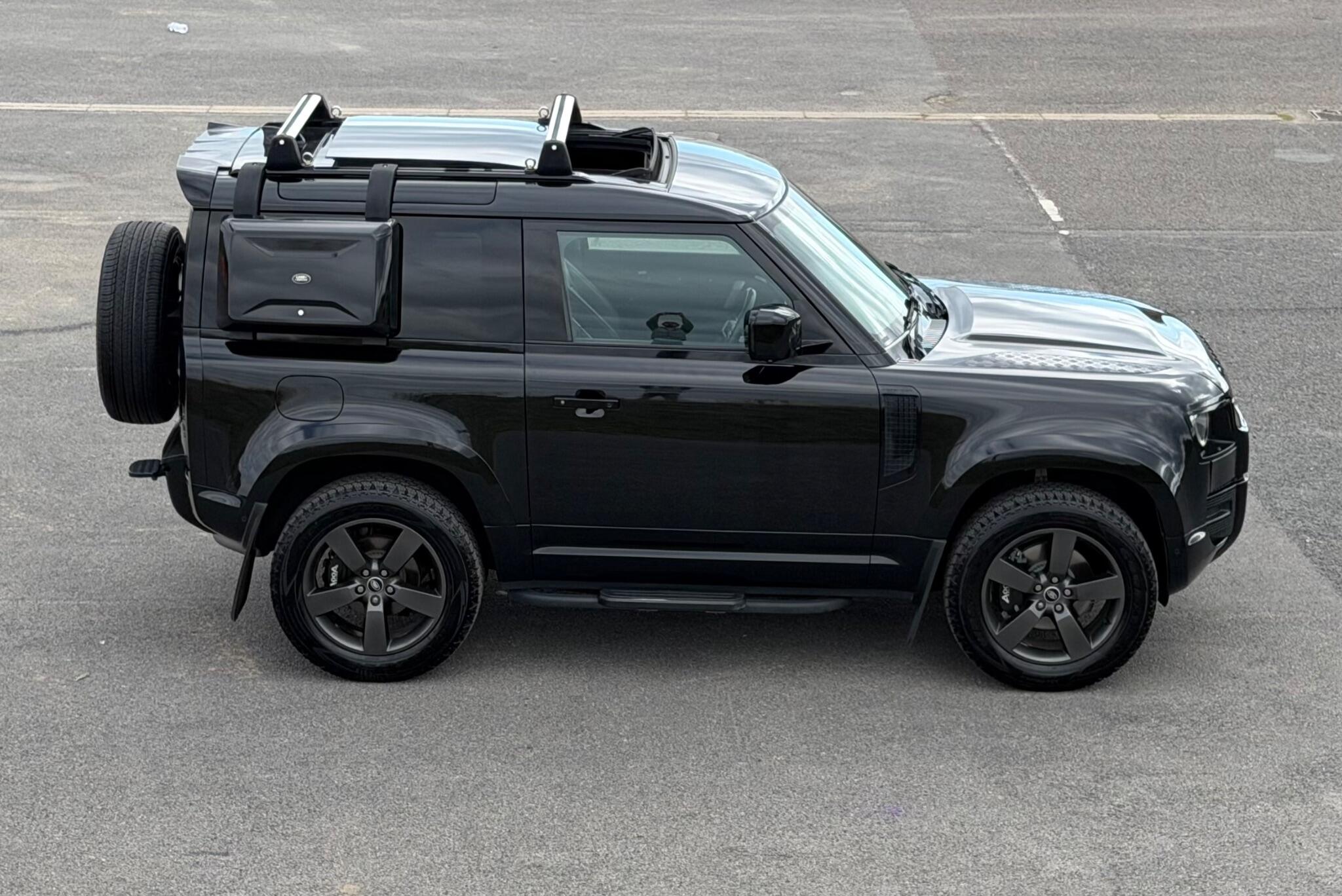 Land Rover Defender view 50