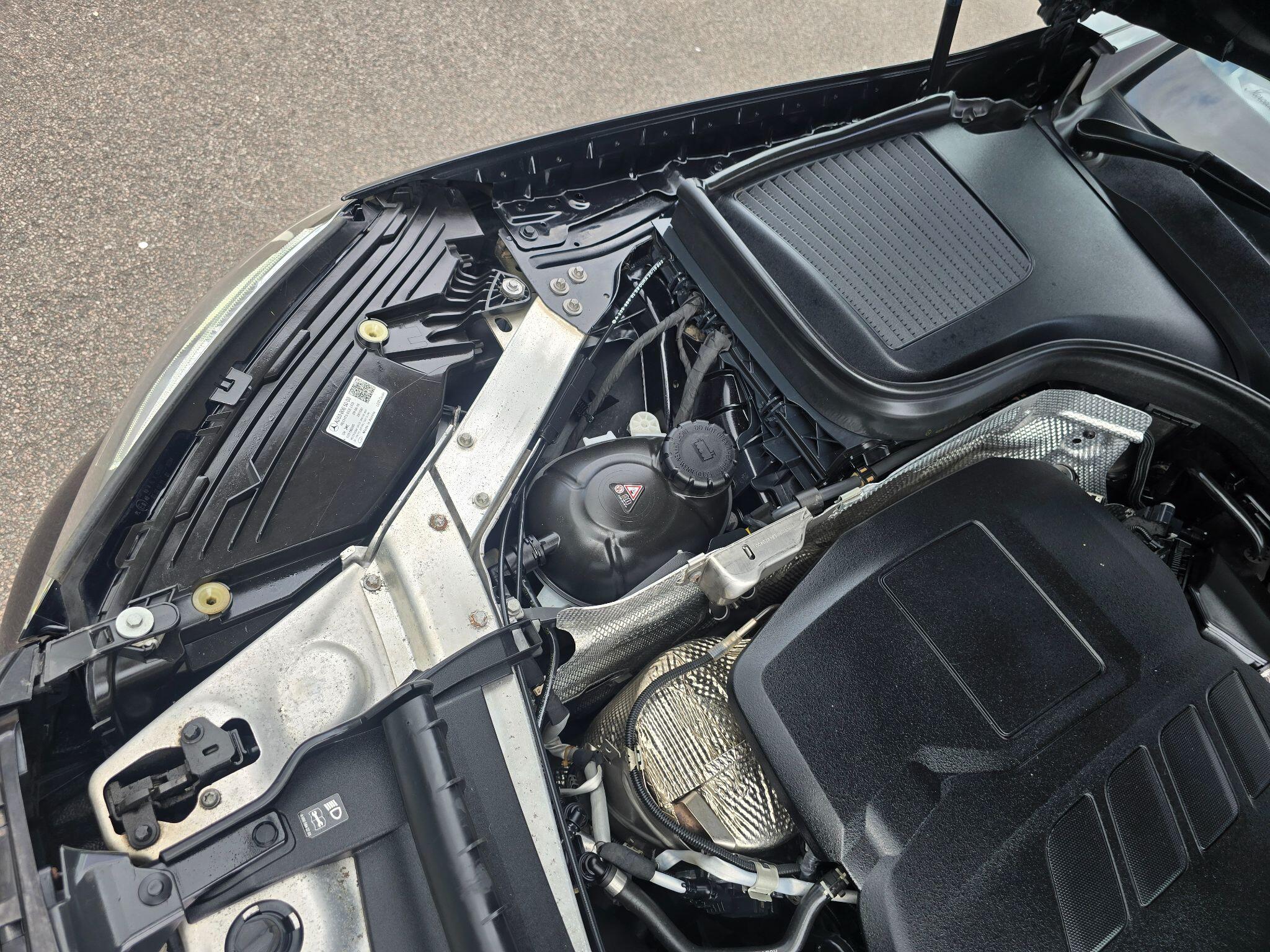 Mercedes-Benz GLC view 70