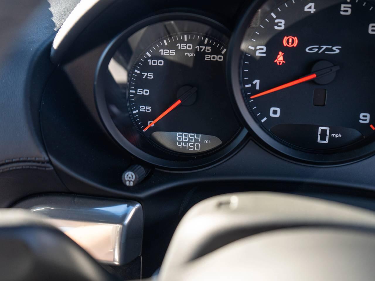Porsche Cayman view 26