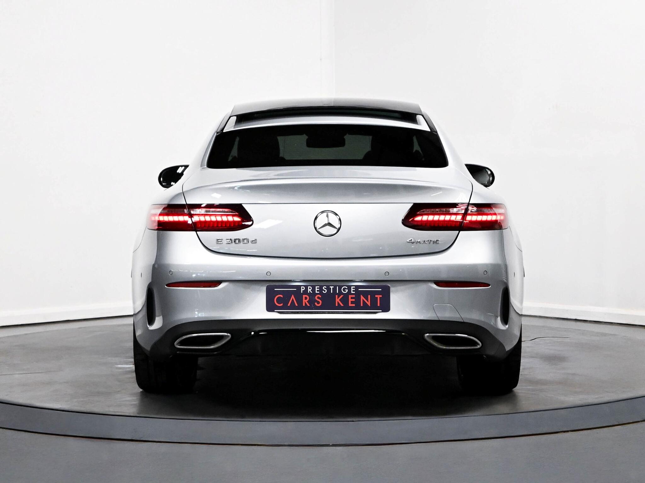 Mercedes-Benz E-Class view 6