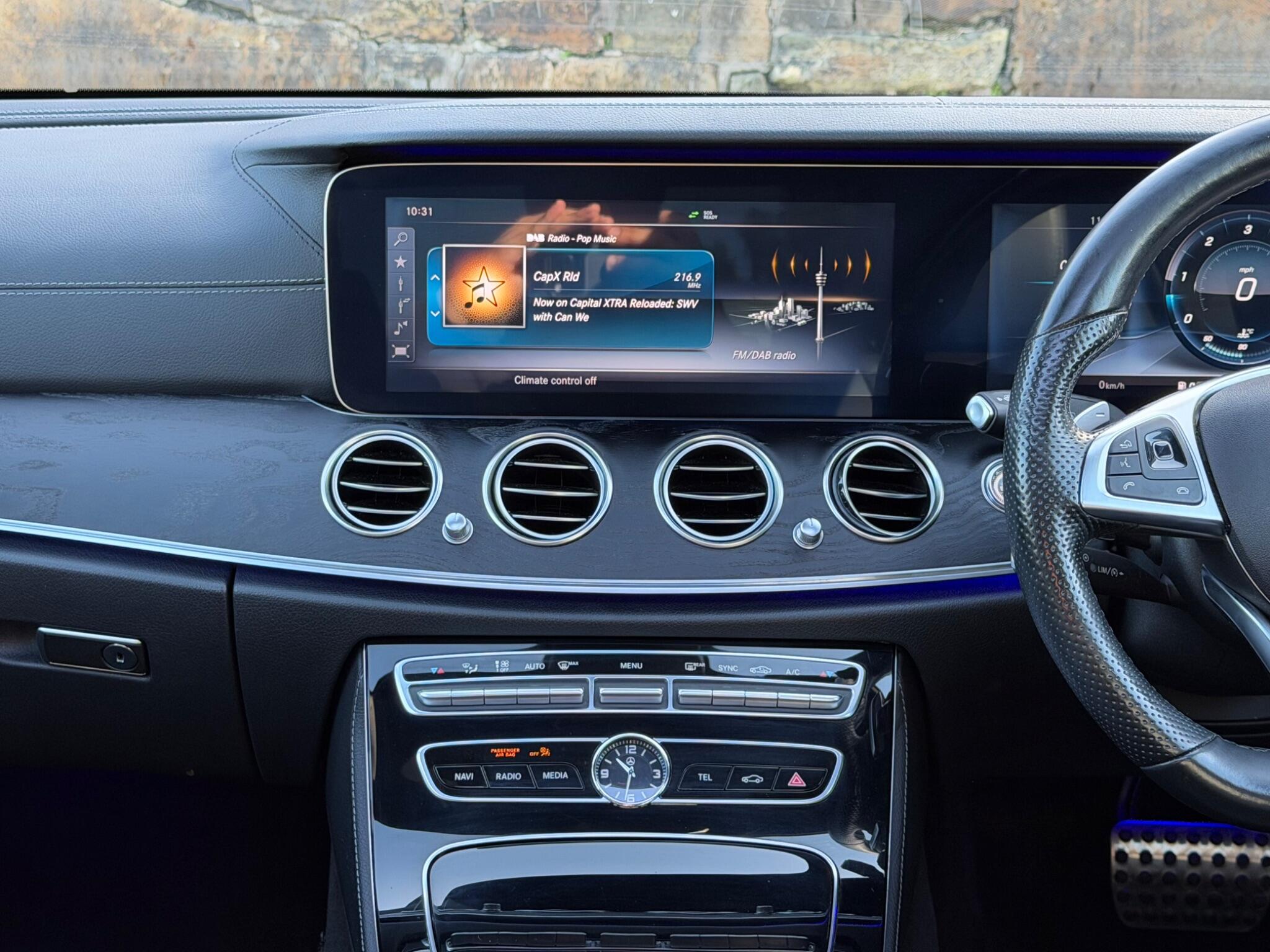 Mercedes-Benz E-Class view 27