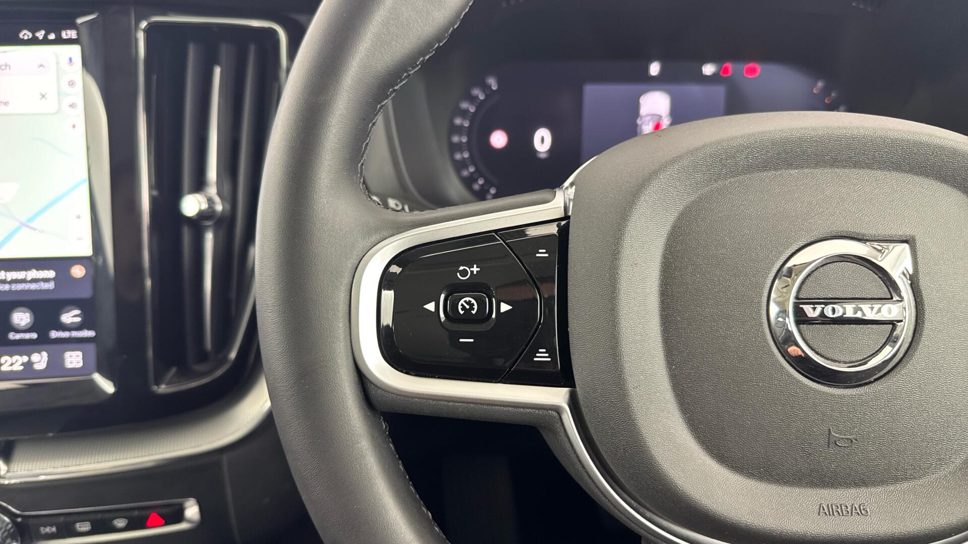 Volvo XC60 view 35