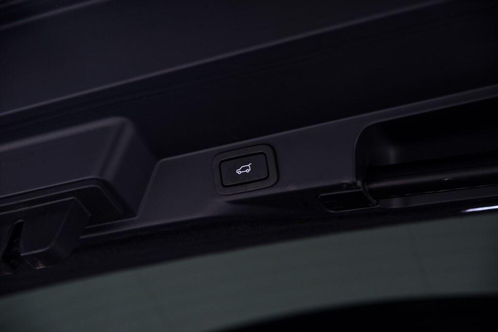 Land Rover Range Rover Sport view 40