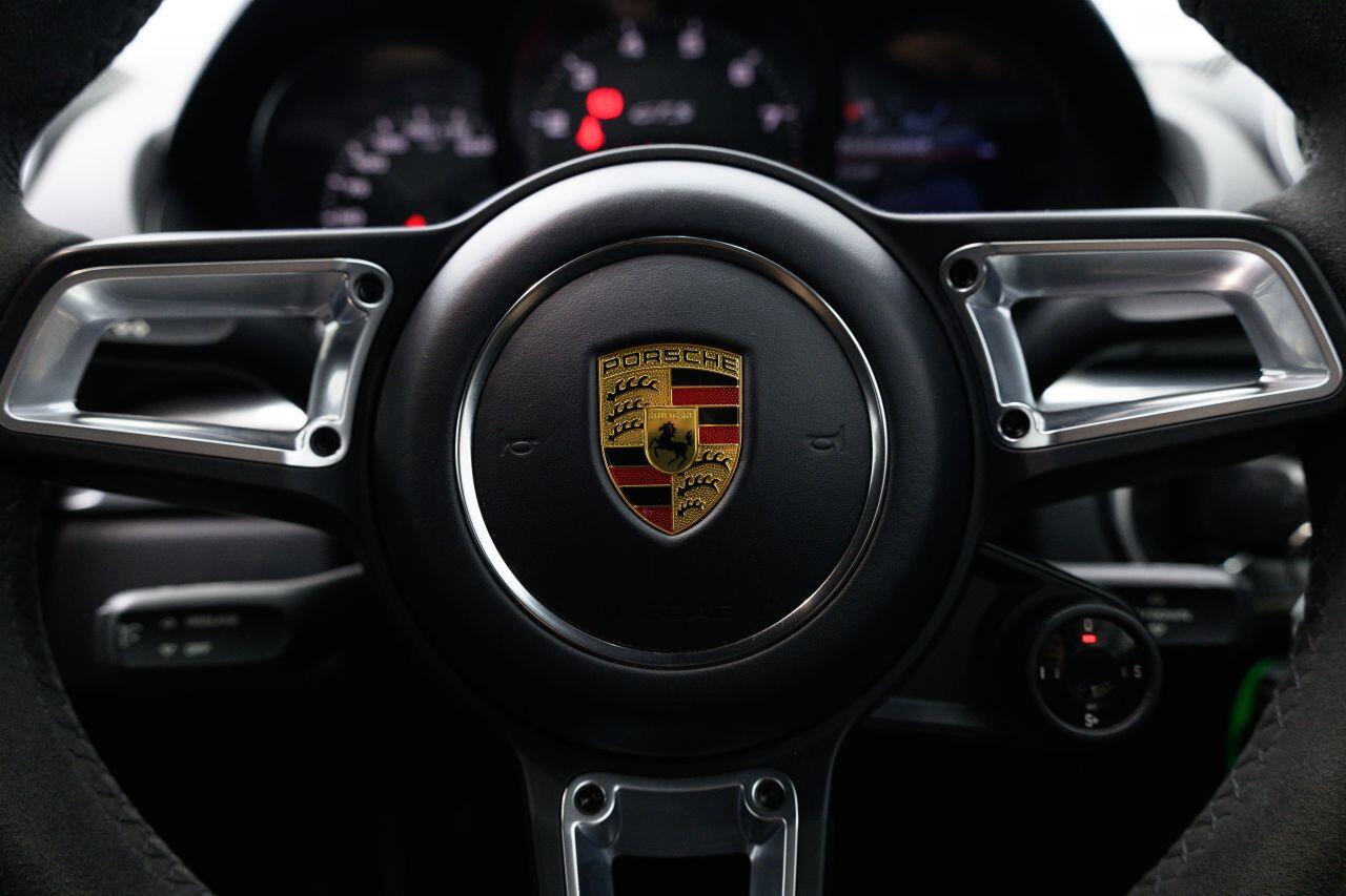 Porsche Cayman view 40