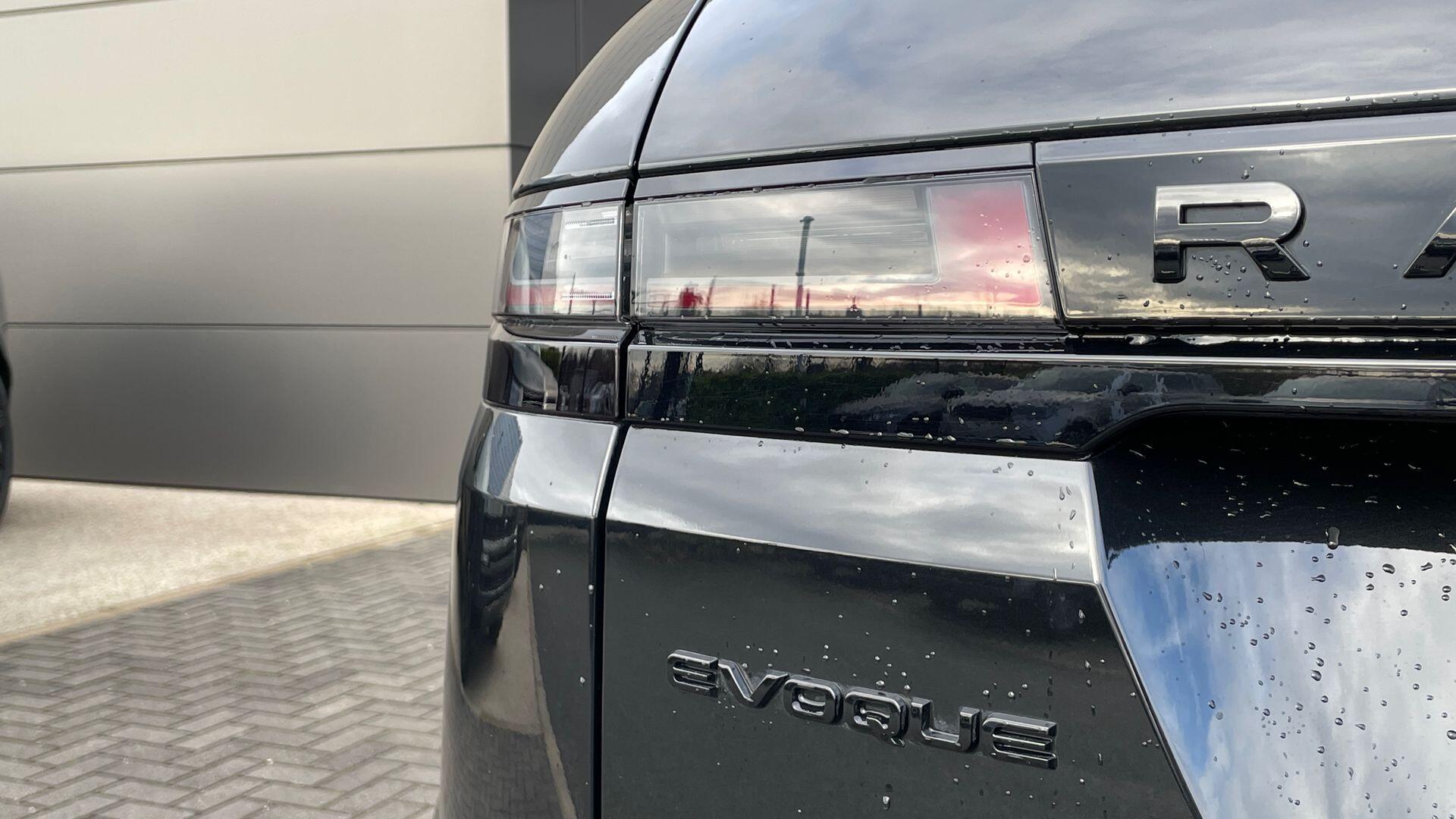 Land Rover Range Rover Evoque view 26