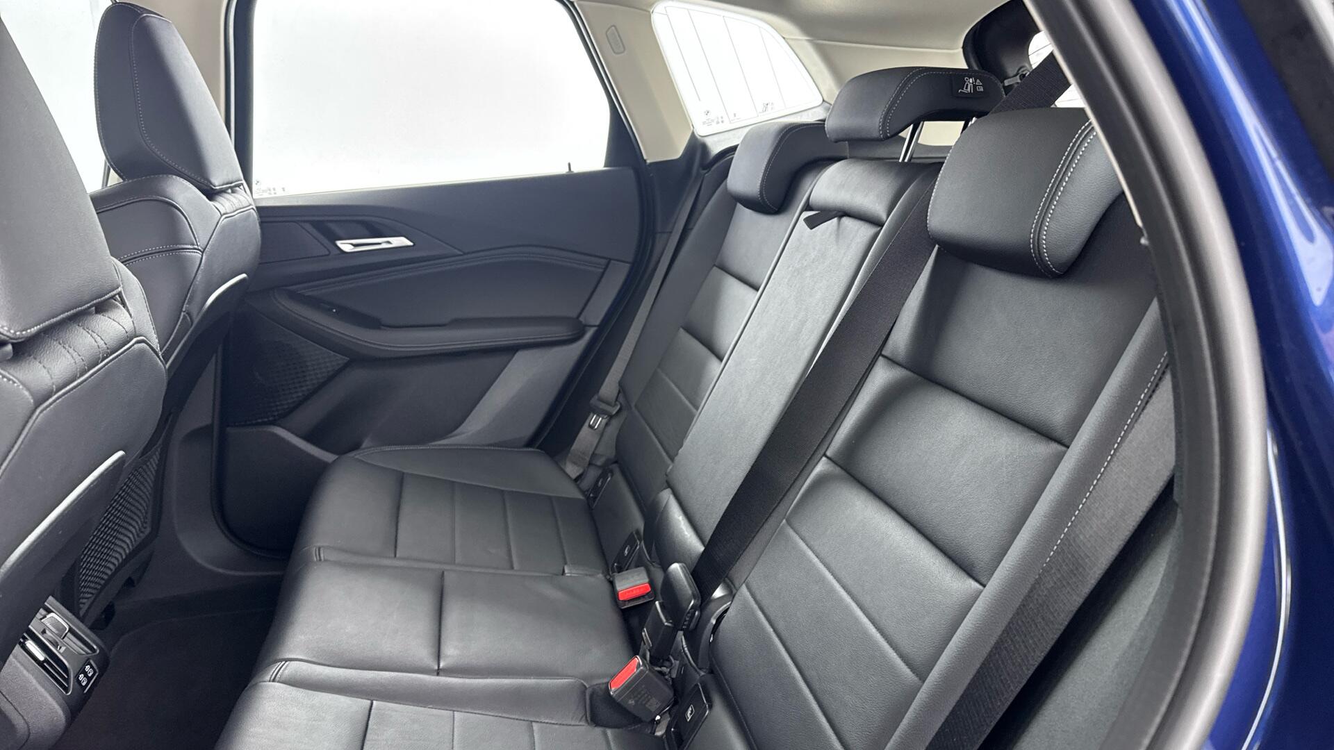 BMW 2 Series Active Tourer view 14