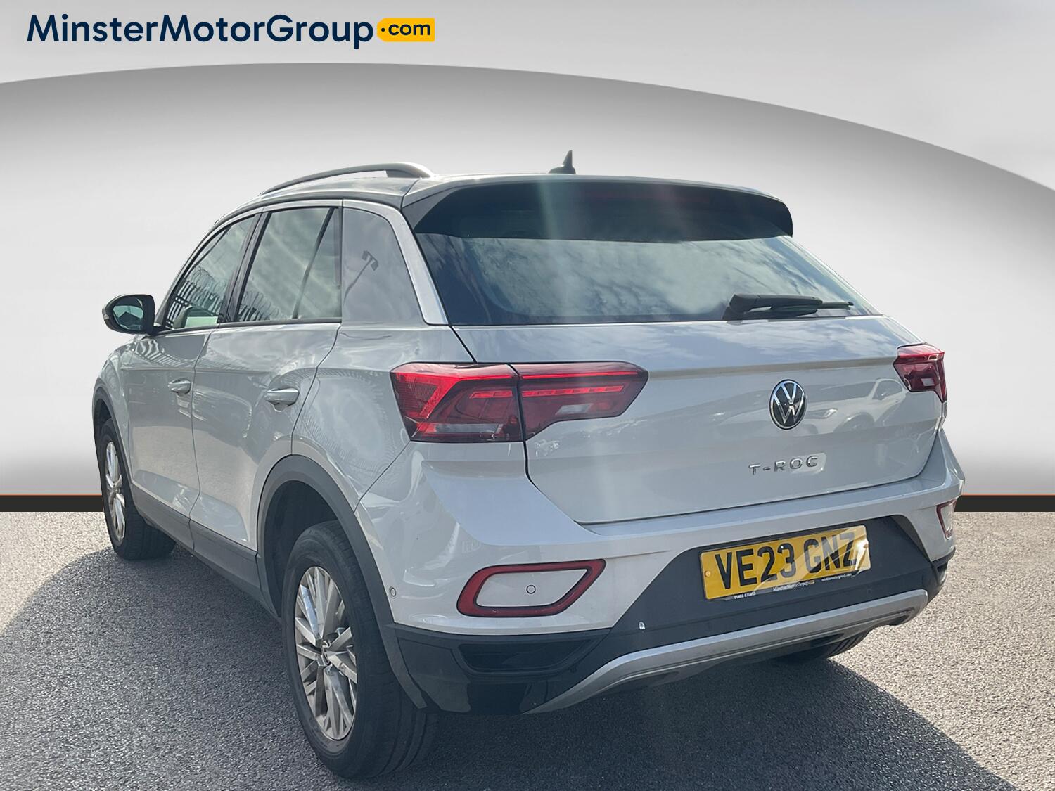 Volkswagen T-Roc view 4
