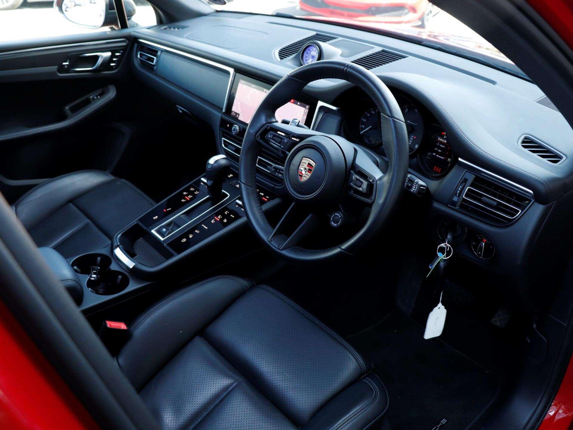 Porsche Macan view 10