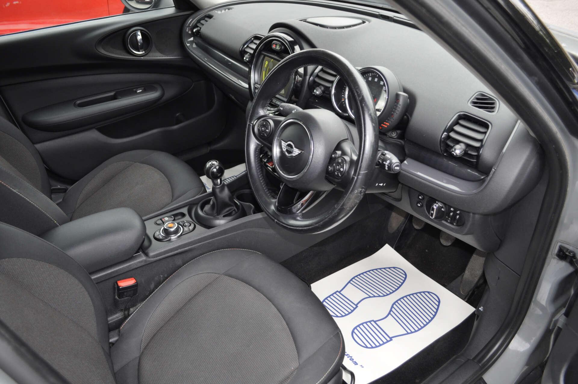 Mini Clubman view 15