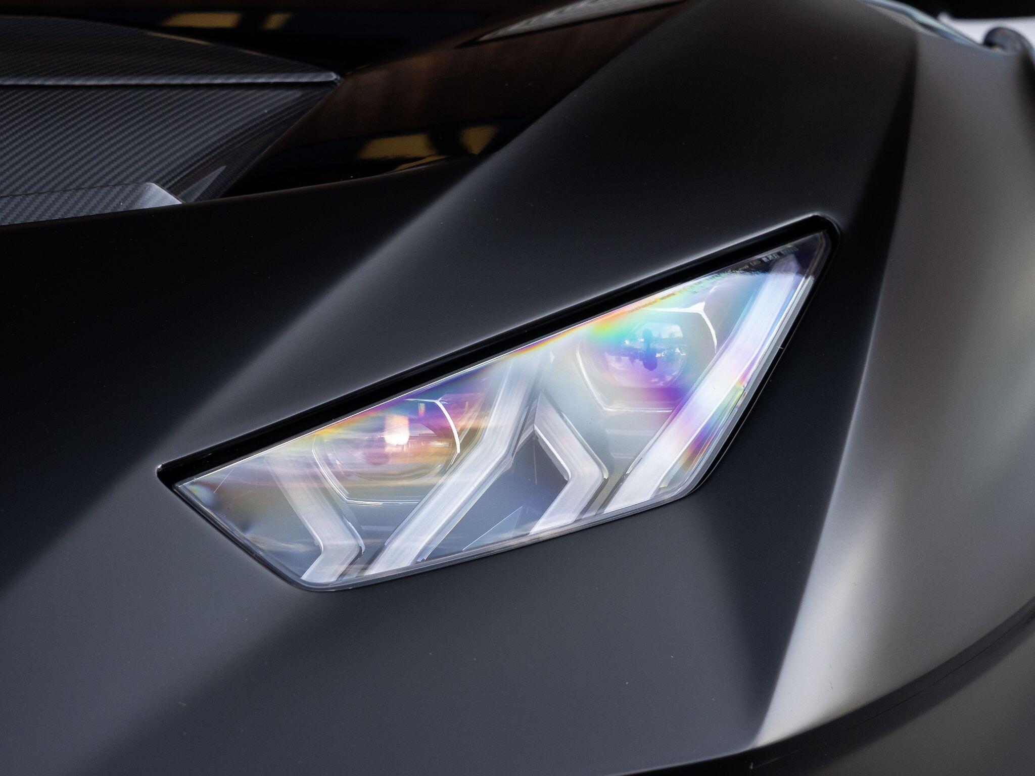 Lamborghini Huracan view 32