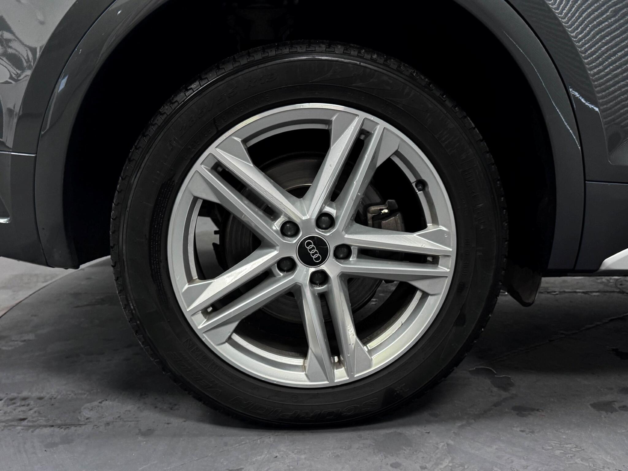 Audi Q5 view 49