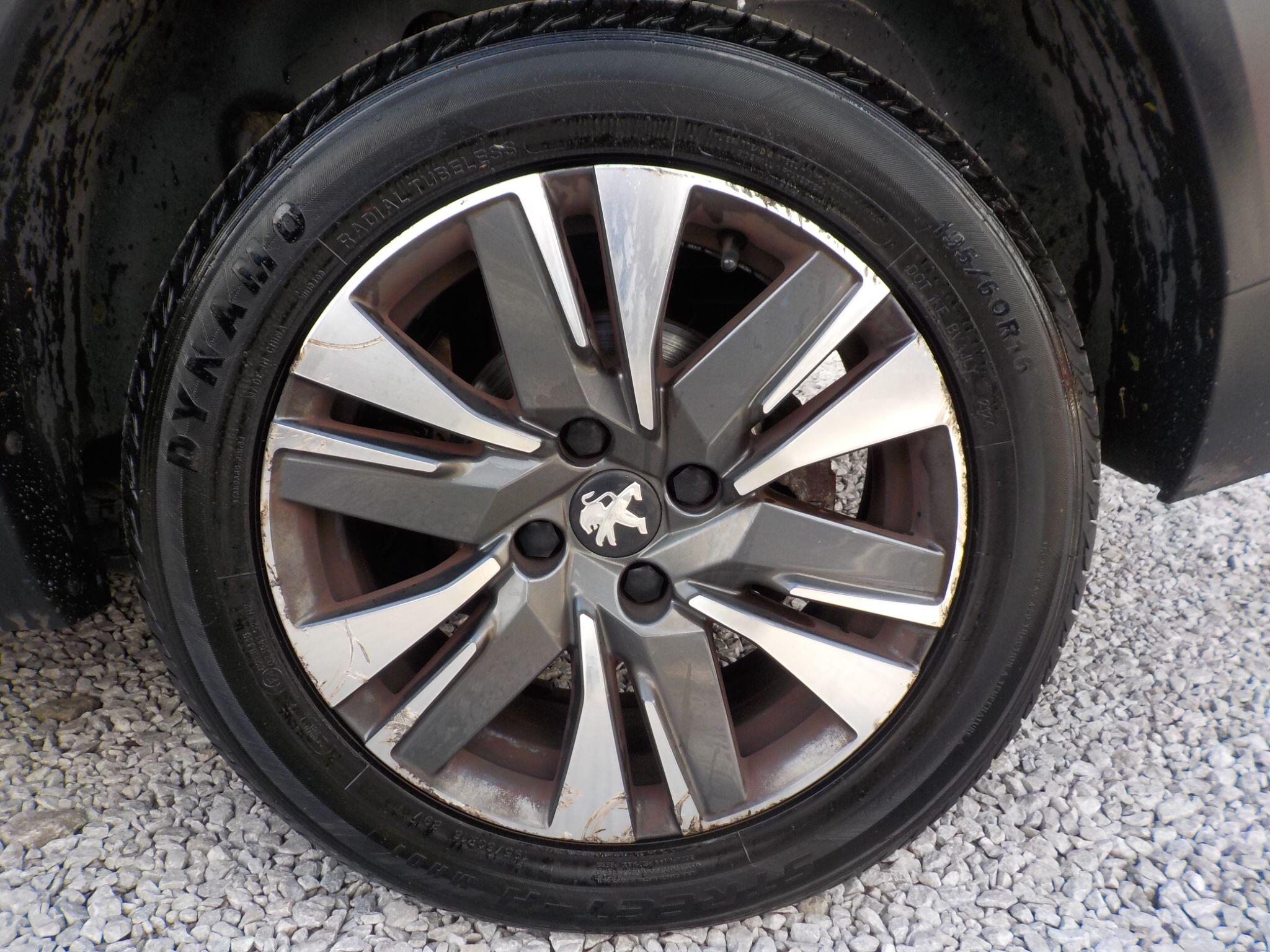 Peugeot 2008 1.2 PureTech Allure Premium Euro 6 (s/s) 5dr