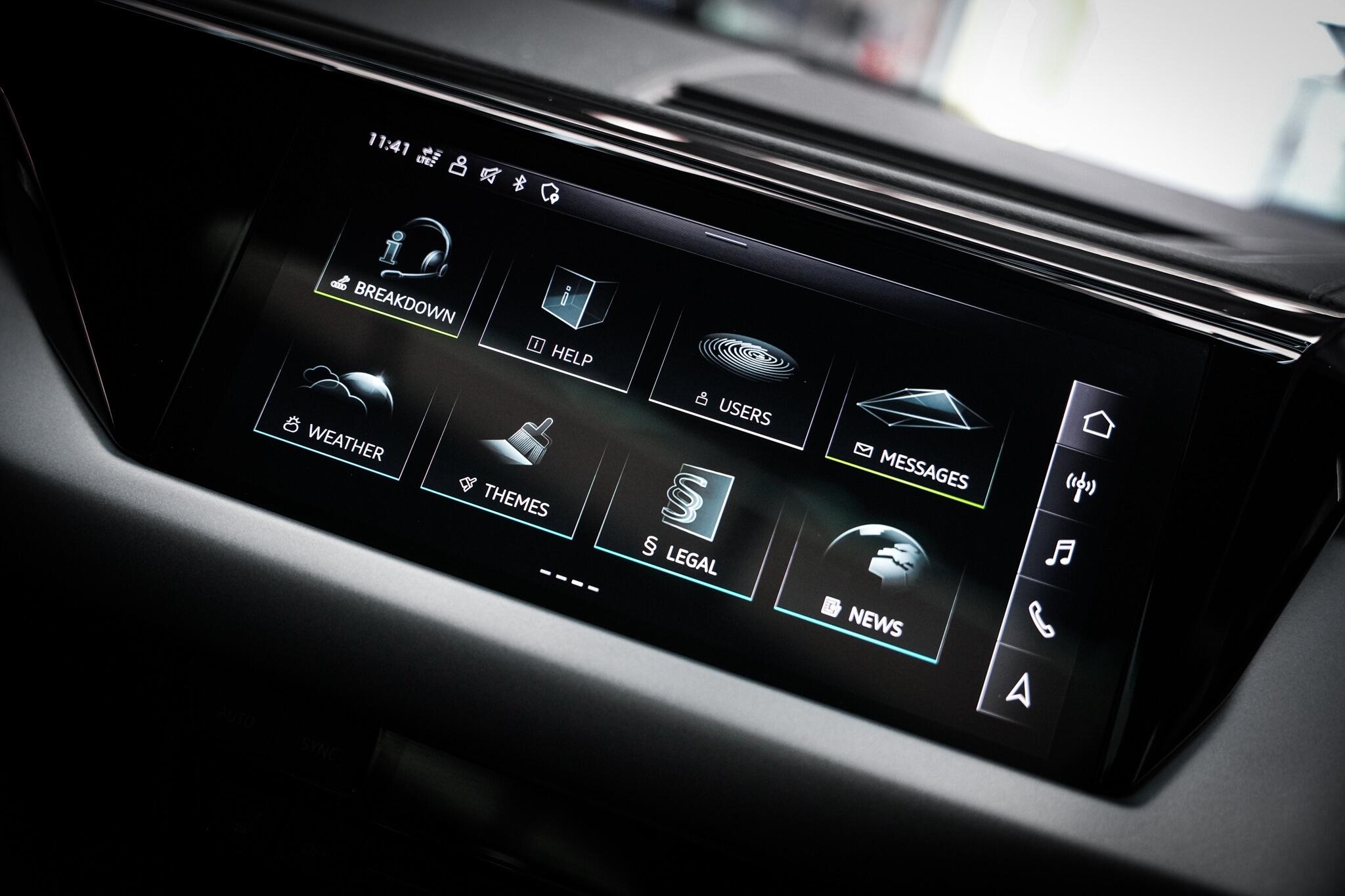 Audi e-tron GT view 7