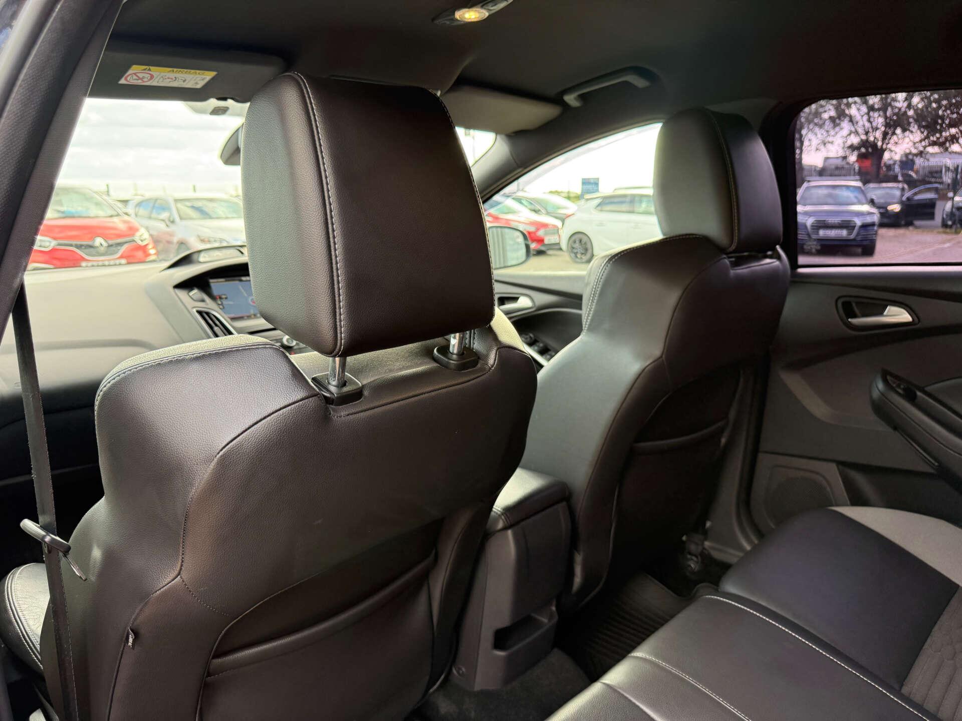 Ford Focus view 65