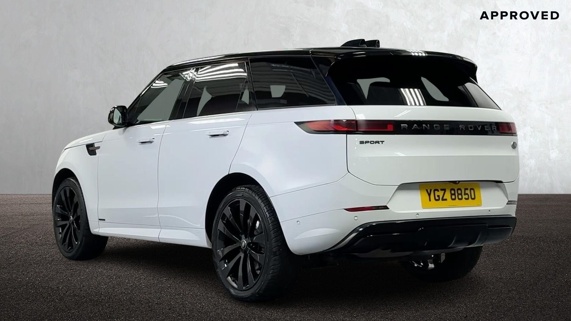 Land Rover Range Rover Sport view 2