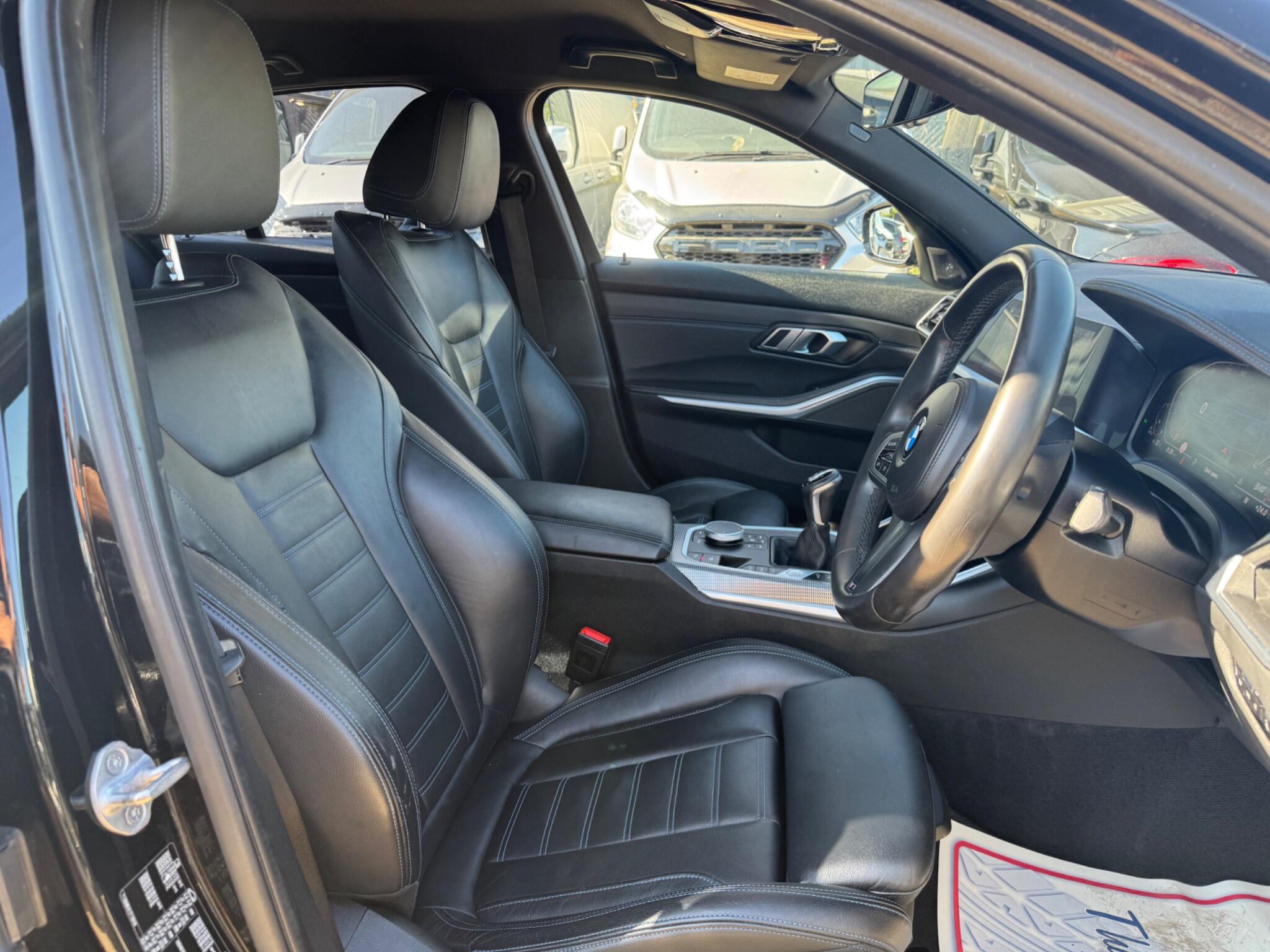 BMW 3 Series view 15