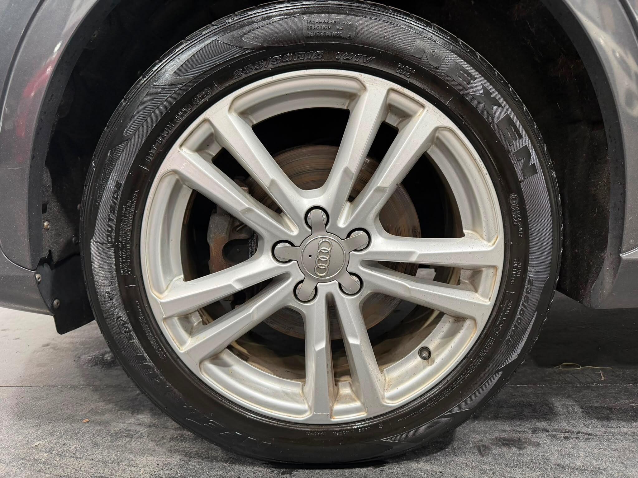 Audi Q3 view 27